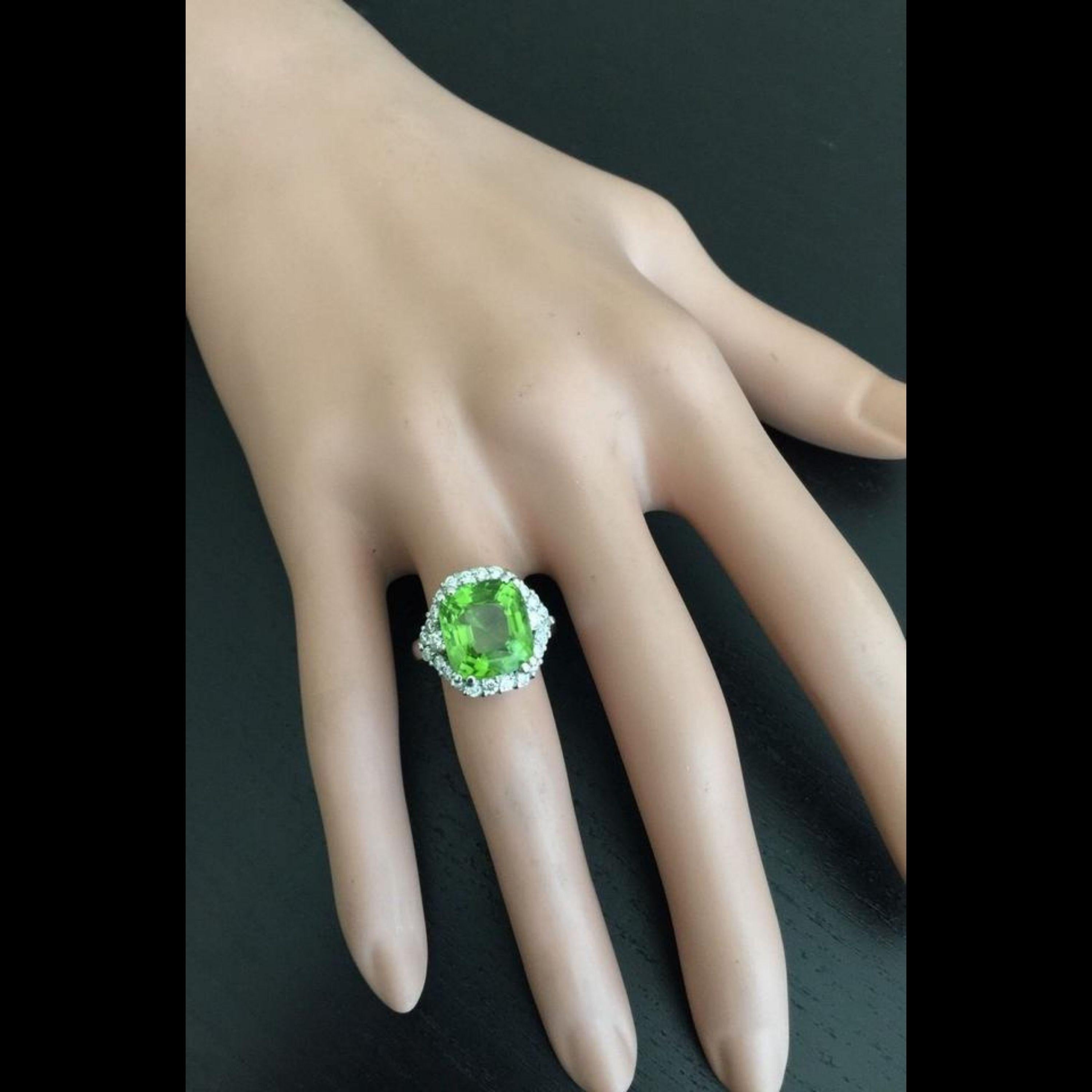 9.30 Carat Natural Very Nice Looking Peridot and Diamond 14K Solid Gold Ring For Sale 3