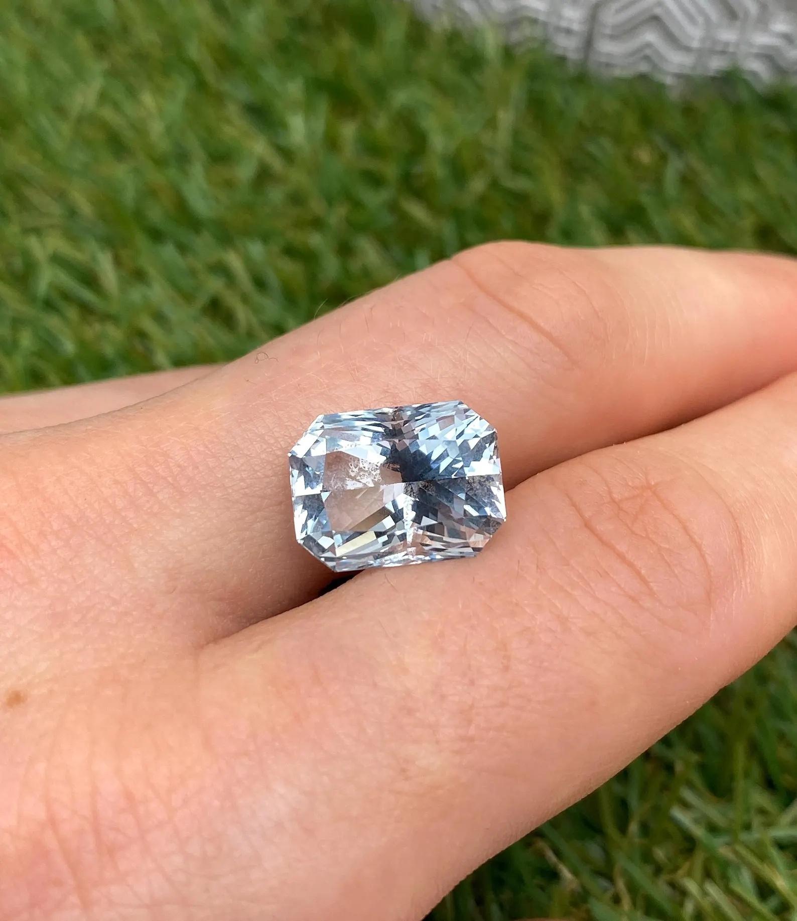 Taglio radiant 9,30Ct Acquamarina naturale, taglio radiante, 14,3x10,7x9,3mm, Madagascar in vendita