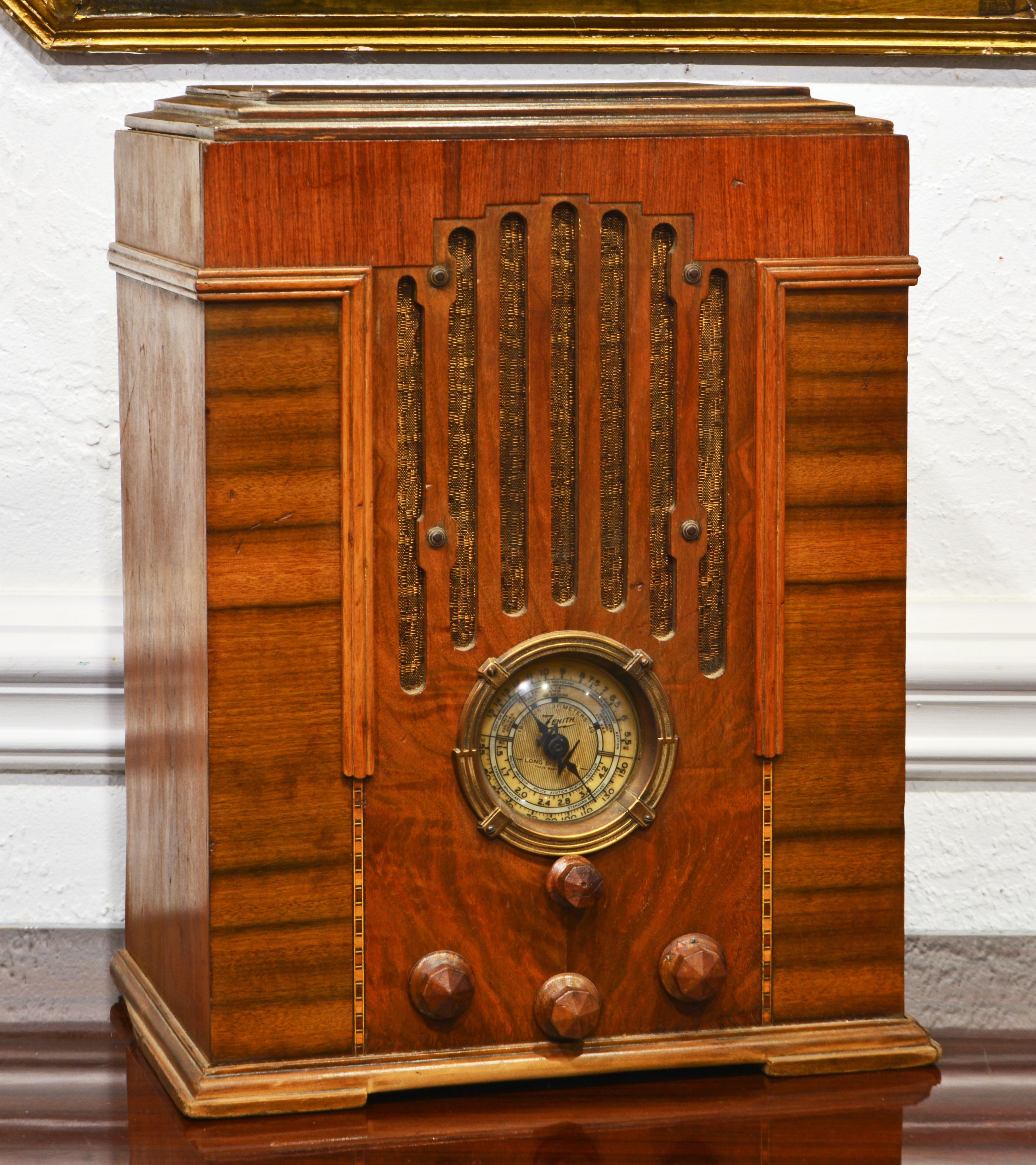 This item is sold as a decorative item only. The technical parts work to a certain extend with light in the dial and several tubes. The sound also works, but we haven't been able to pick up a station. That will be for radio experts. The radio is