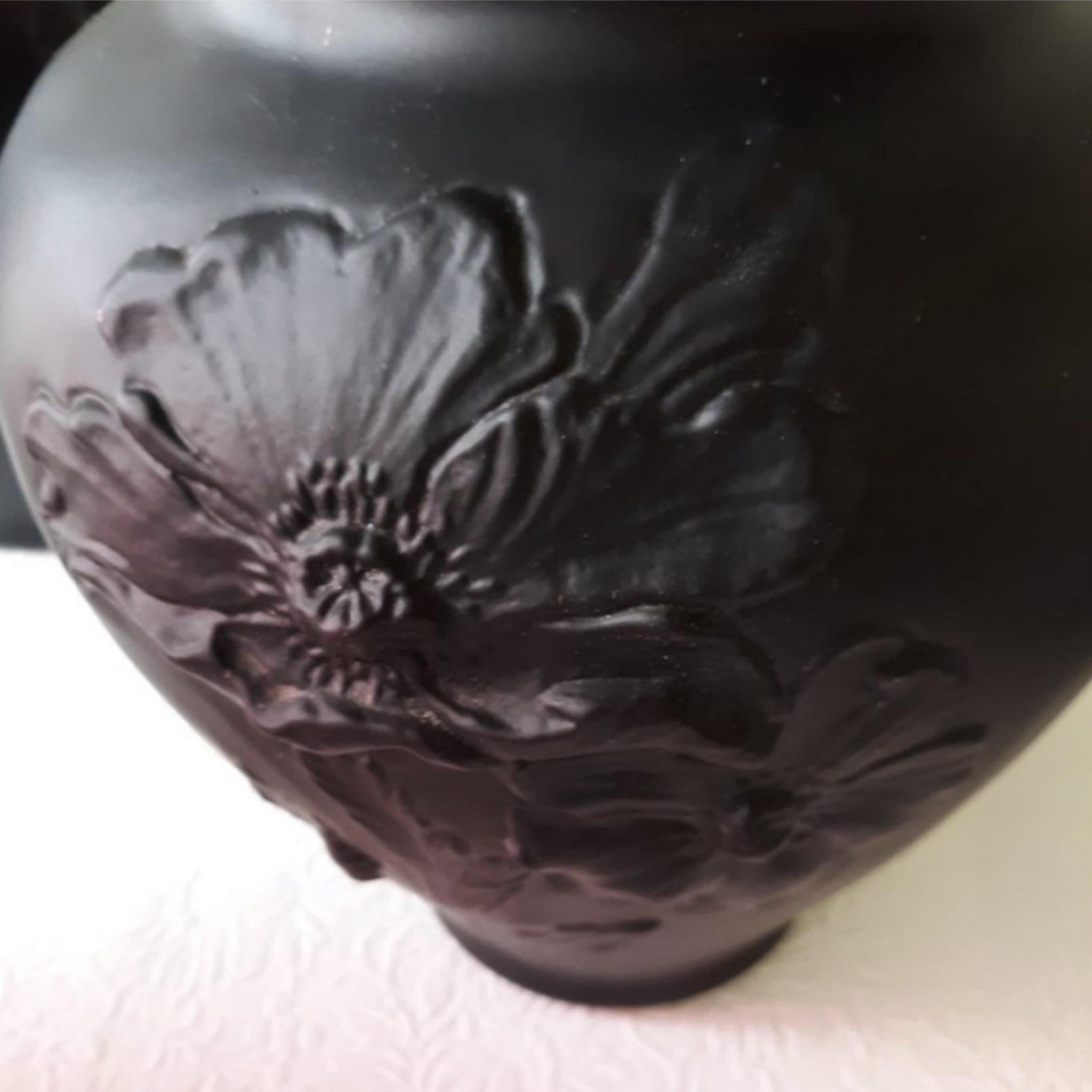 tiffin poppy vase