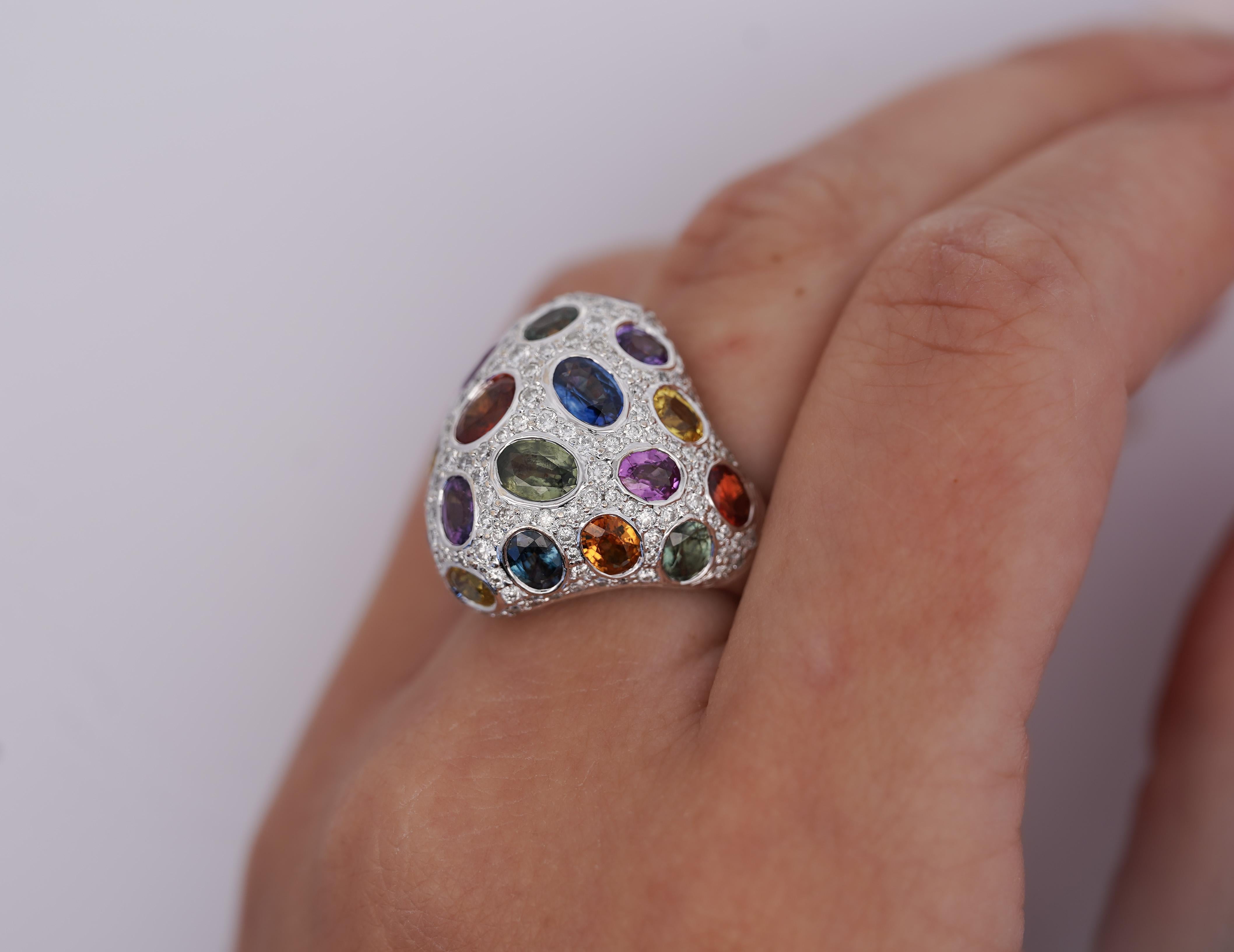 Taille mixte Bague grappe de saphirs de couleurs mixtes, améthystes, grenats et diamants 9,31 carats en vente