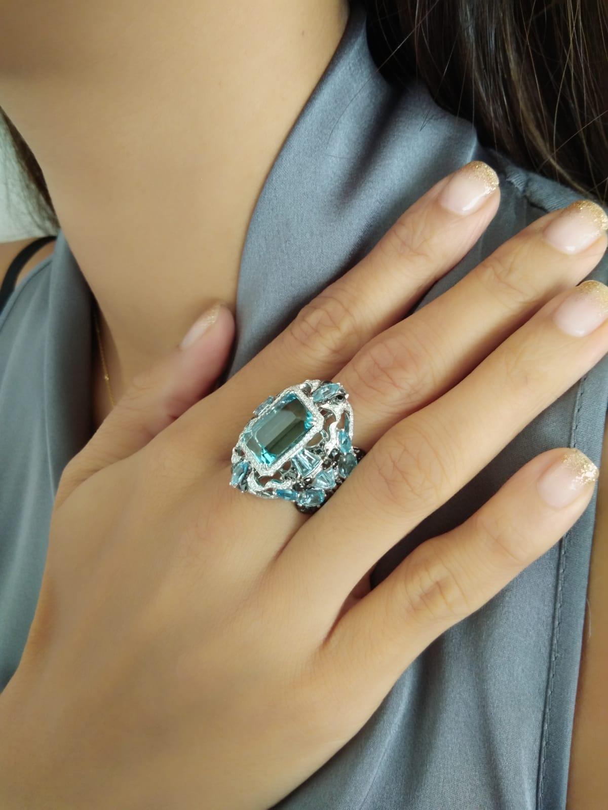 9.328 Carat Aquamarine with Black and White Diamonds Cocktail Ring in 18K Gold 2