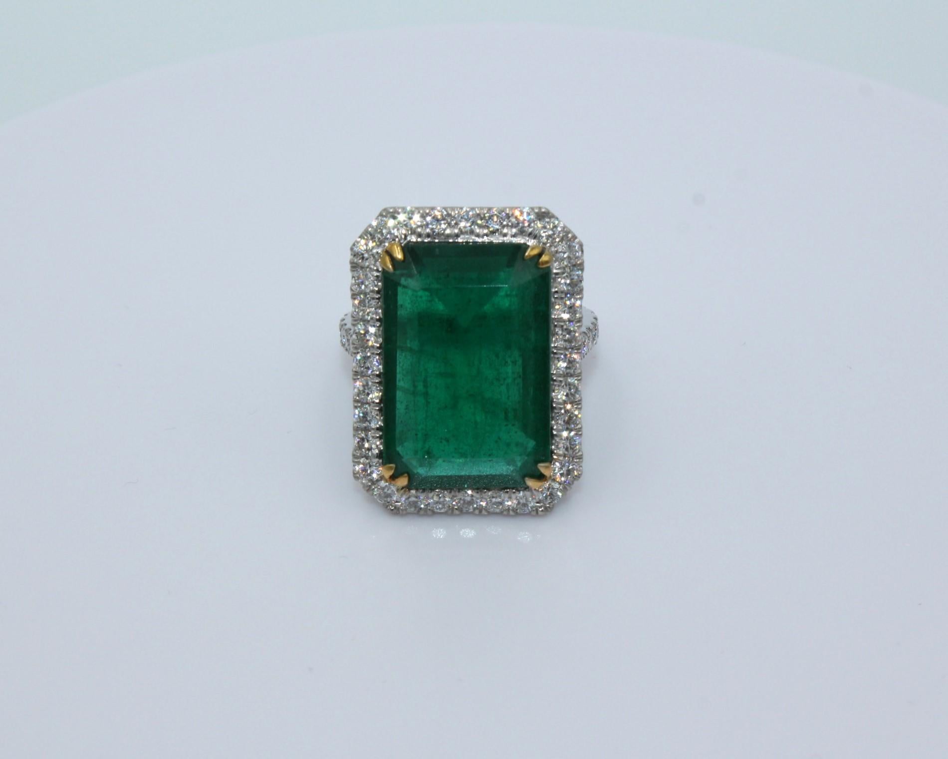 Women's 9.34 Carat Emerald & Diamond Ring For Sale