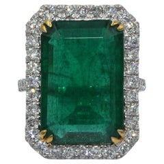 9.34 Karat Smaragd- und Diamantring