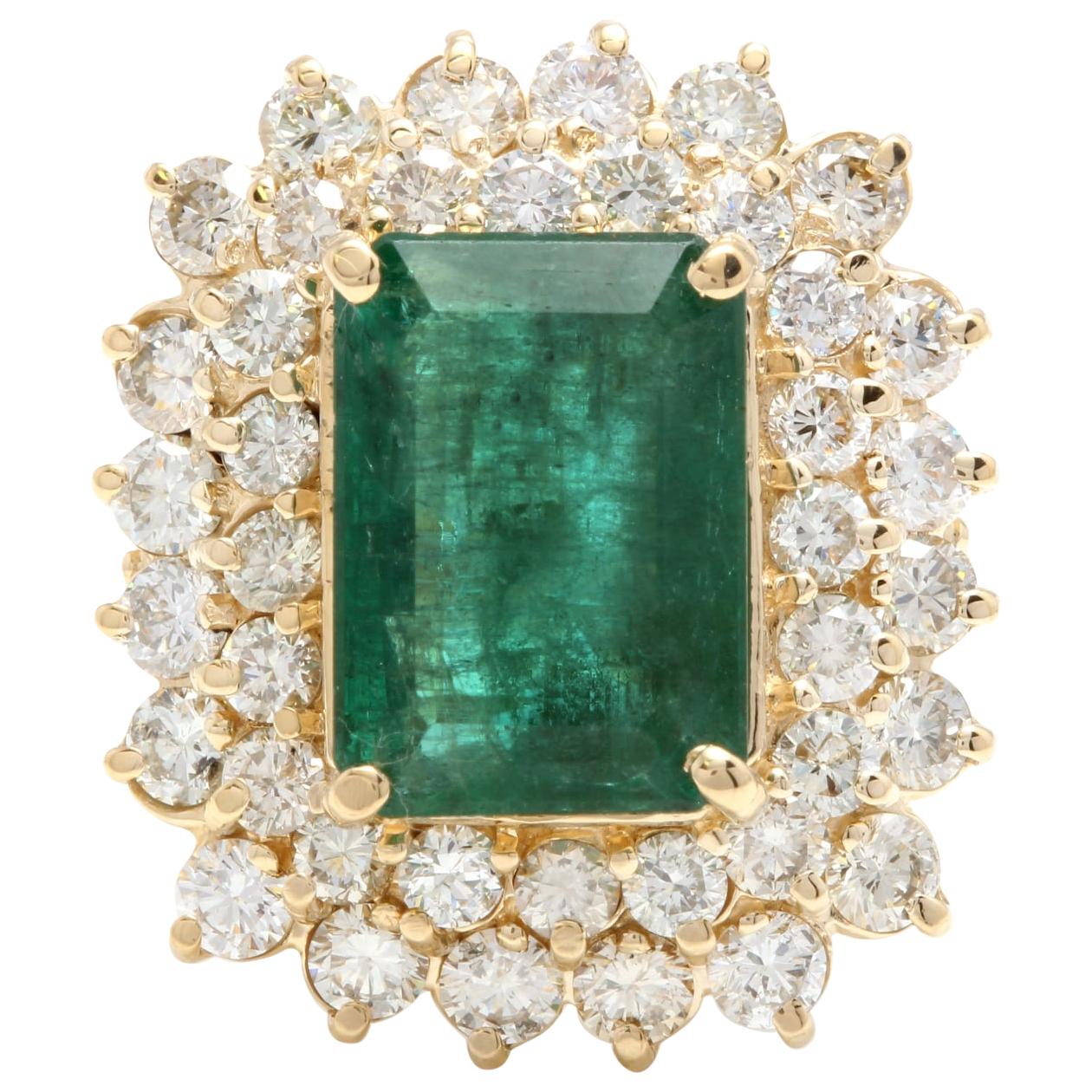 9.35 Carat Natural Emerald and Diamond 14 Karat Solid Yellow Gold Ring For Sale