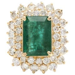 9.35 Carat Natural Emerald and Diamond 14 Karat Solid Yellow Gold Ring