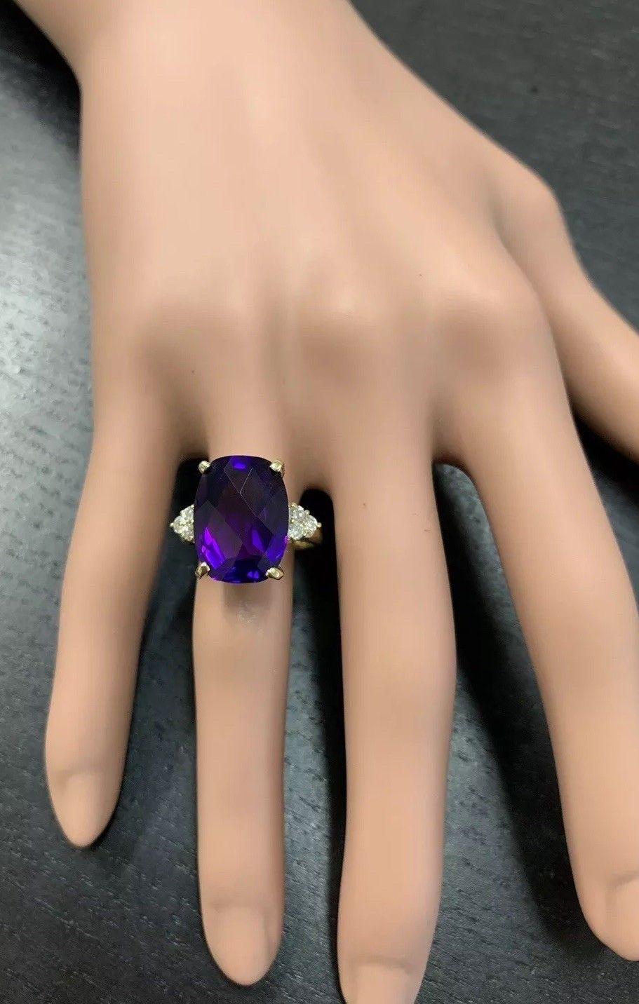 Women's 9.35 Carat Natural Impressive Amethyst and Diamond 14 Karat Yellow Gold Ring For Sale