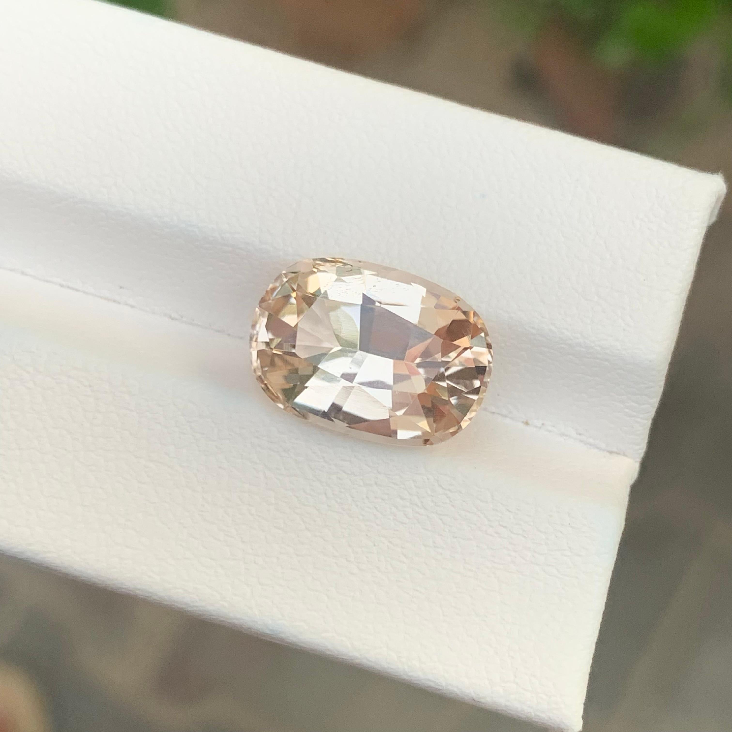 9.35 Carat Natural Loose Golden Topaz Gemstone From Pakistan's Mine en vente 5