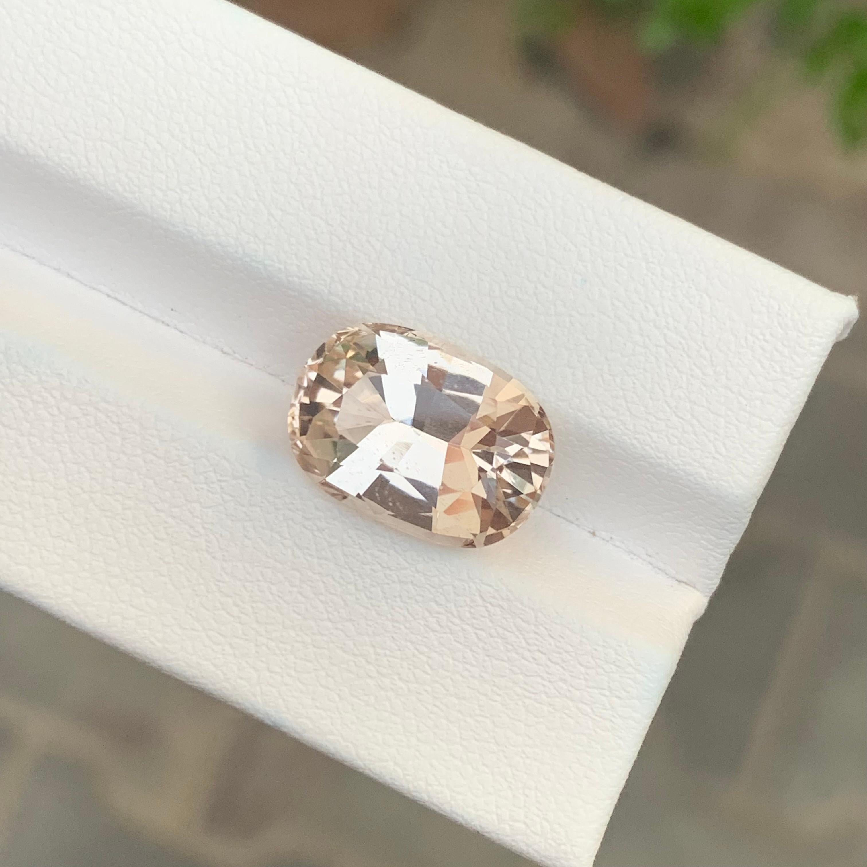 9.35 Carat Natural Loose Golden Topaz Gemstone From Pakistan's Mine en vente 1