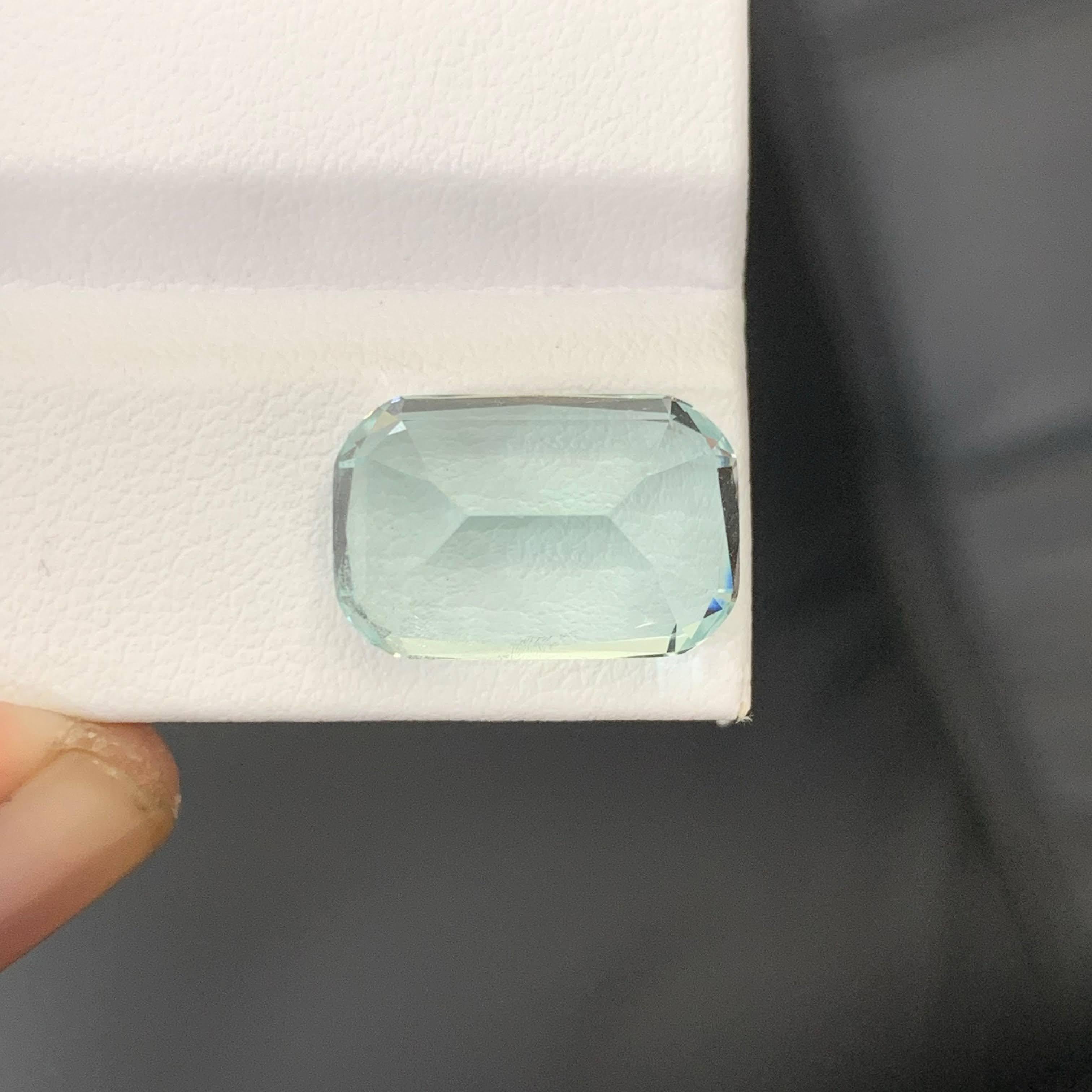 9.35 Karat Natürlicher loser hellblauer Aquamarin im Kissenschliff Pakistanischer Edelstein (Moderne) im Angebot