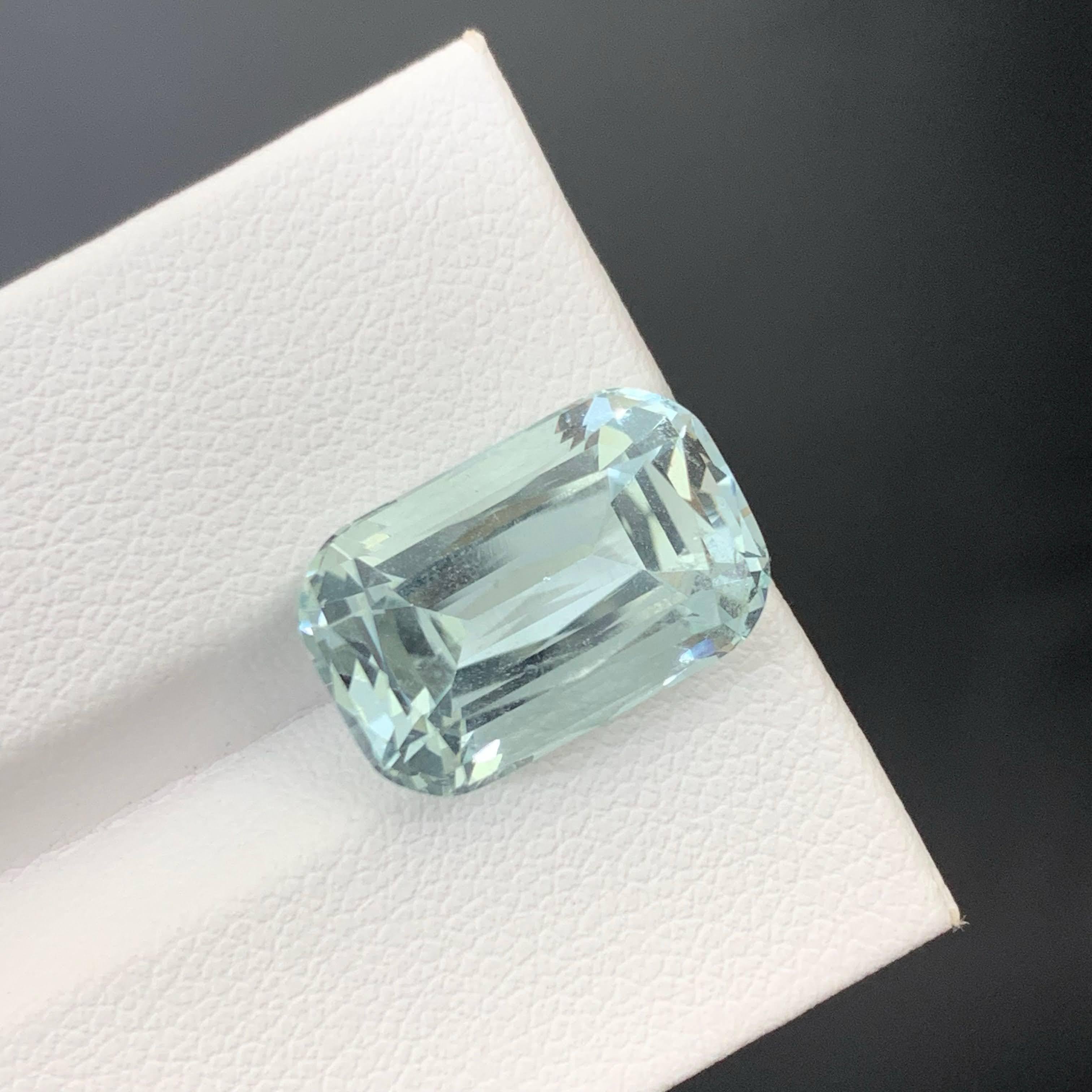 9.35 Karat Natürlicher loser hellblauer Aquamarin im Kissenschliff Pakistanischer Edelstein für Damen oder Herren im Angebot