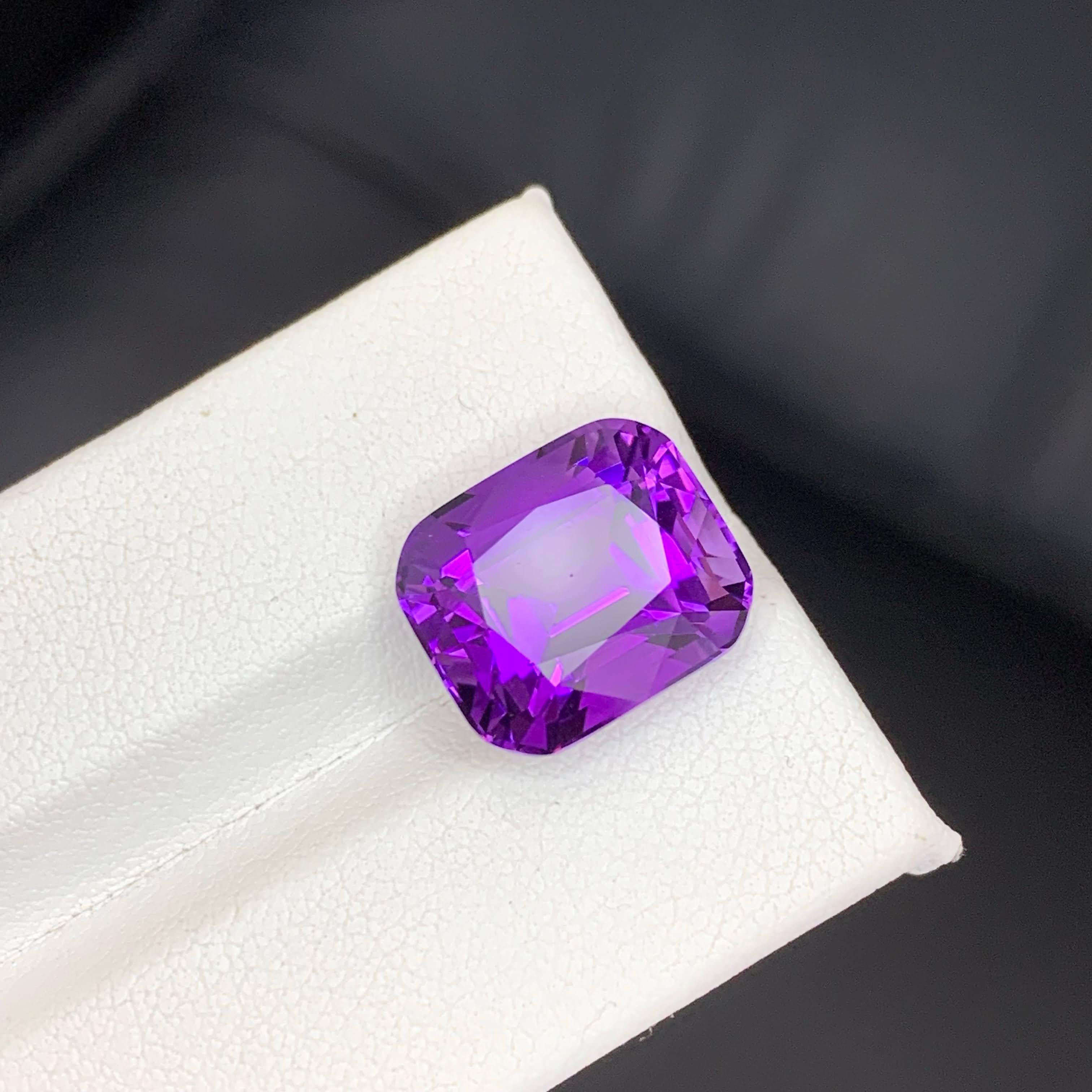Moderno 9.35 carati di pietra ametista viola naturale sciolta con taglio a cuscino Gemma brasiliana in vendita