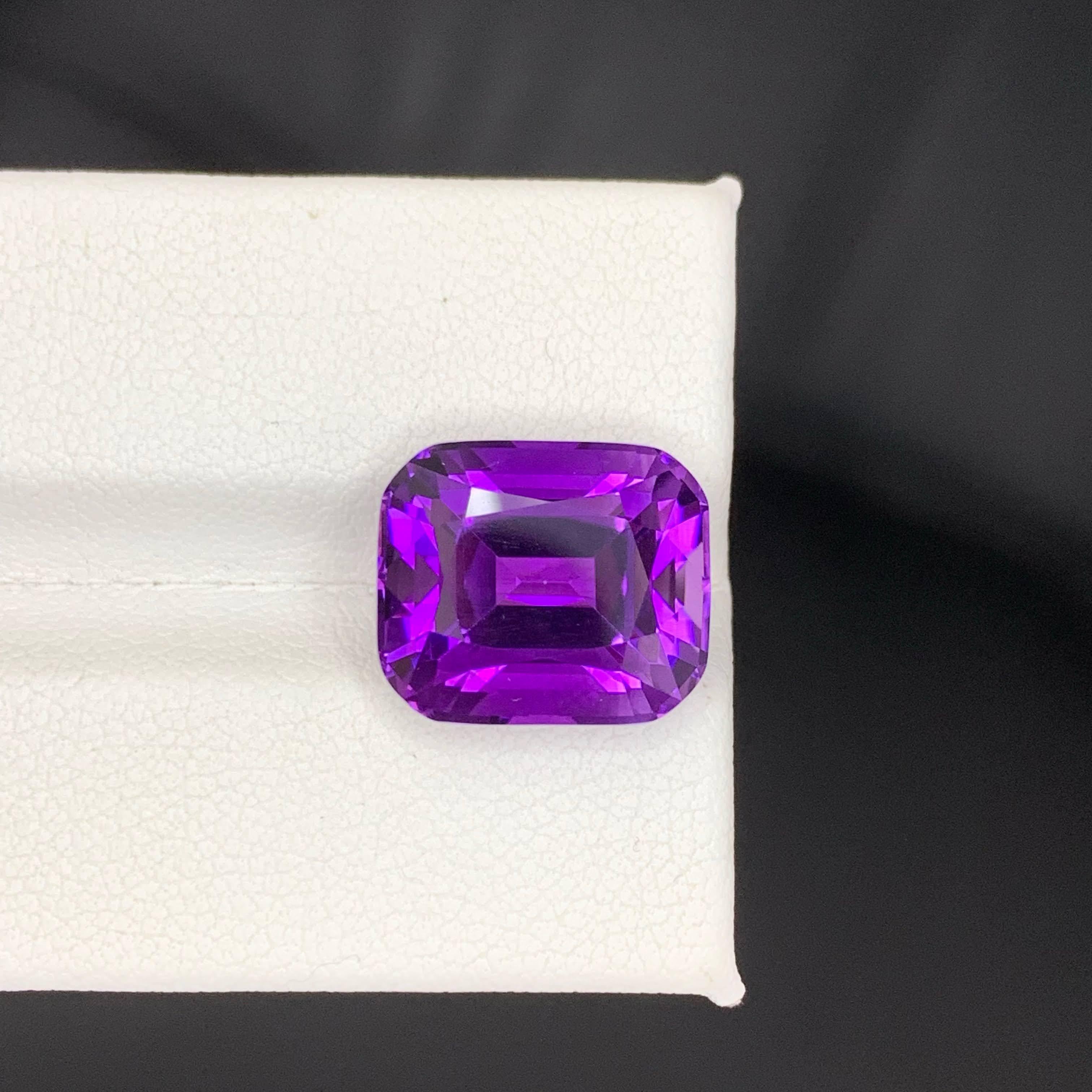 9.35 carati di pietra ametista viola naturale sciolta con taglio a cuscino Gemma brasiliana In condizioni Nuovo in vendita a Bangkok, TH