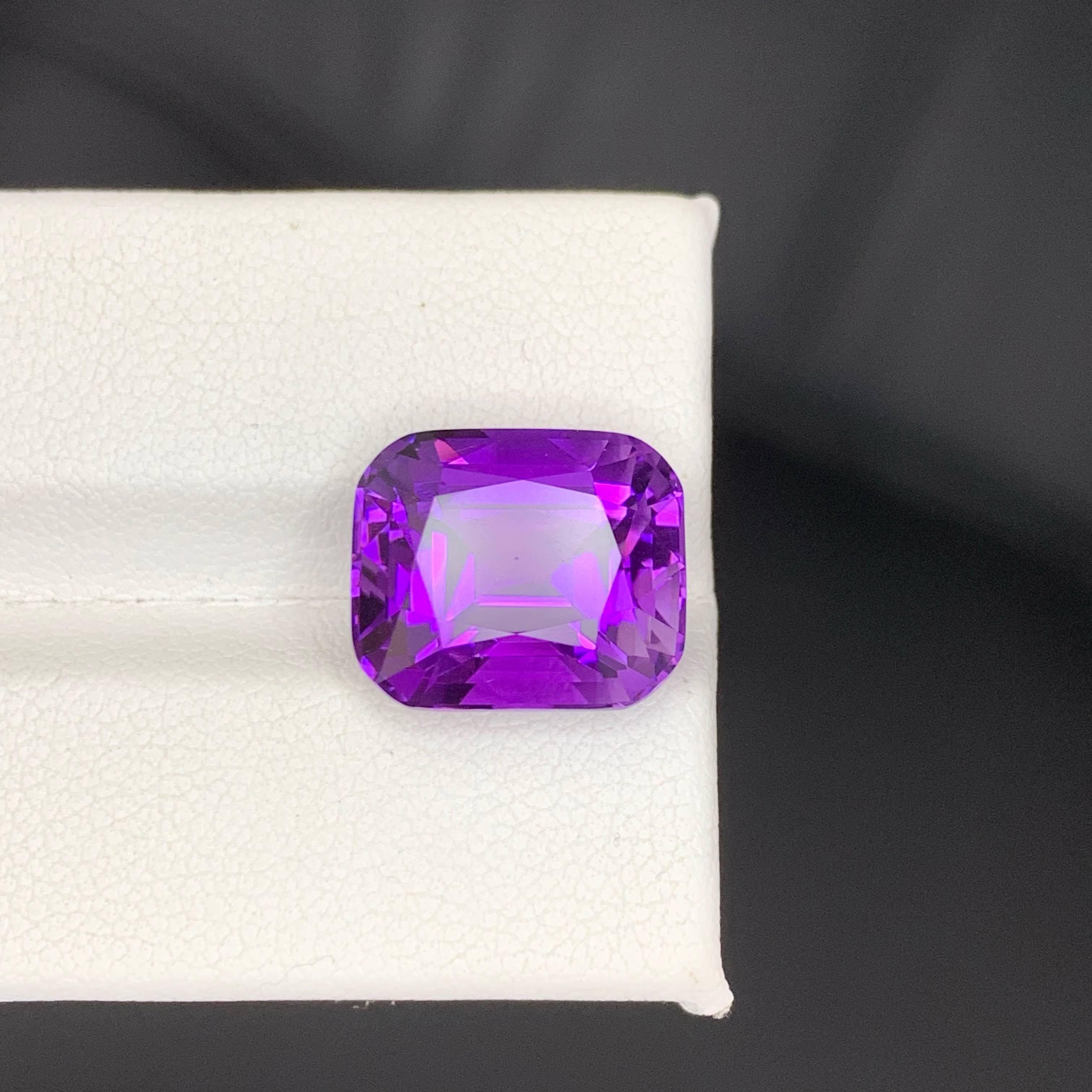 9.35 carati di pietra ametista viola naturale sciolta con taglio a cuscino Gemma brasiliana in vendita 1