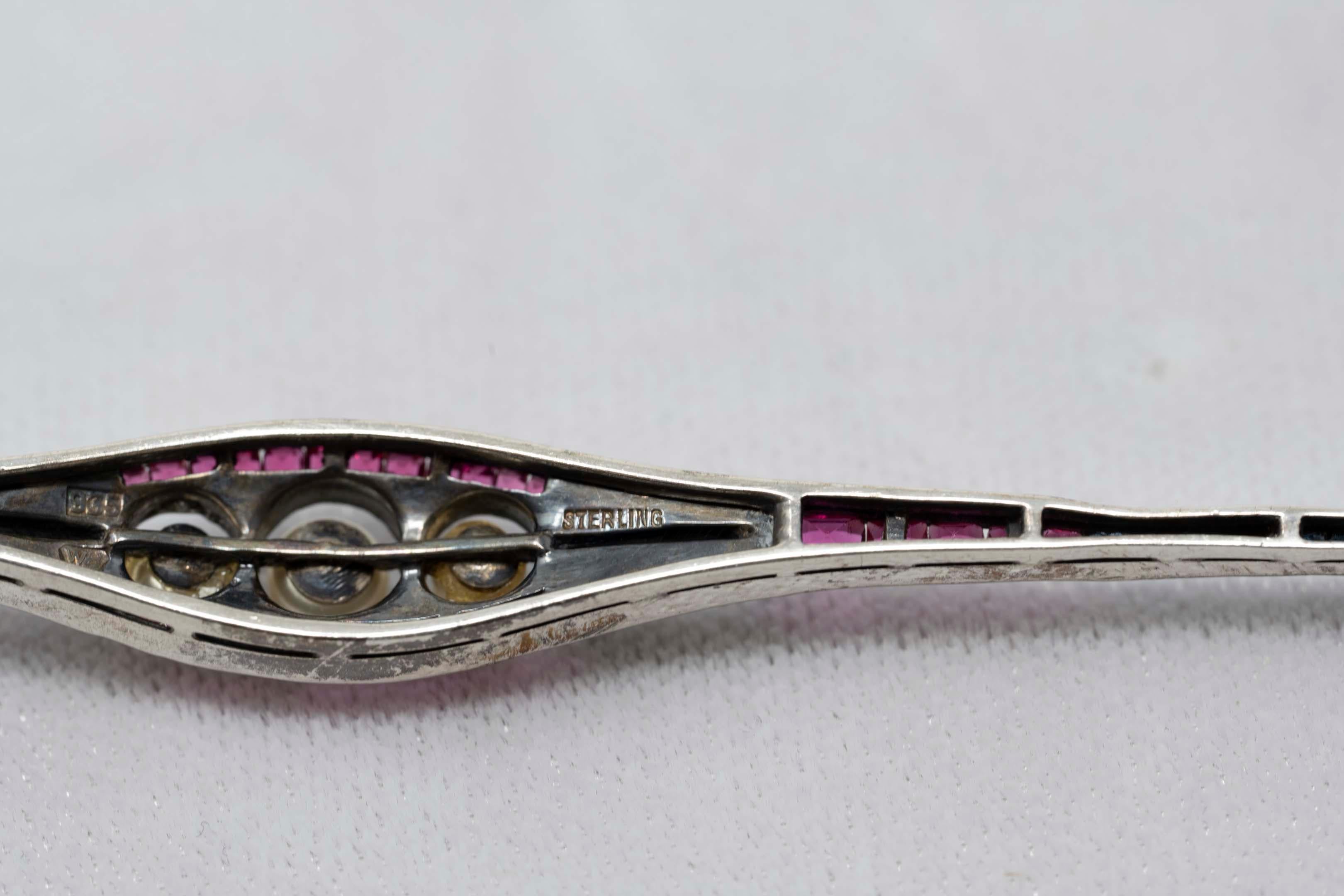 935 Silver Art Décor Brooch by German Wilhelm Becker In Good Condition For Sale In Montreal, QC