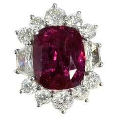 Anello con diamante e rubino dell'Africa orientale in stile Art Deco da 9,38 ctw in platino