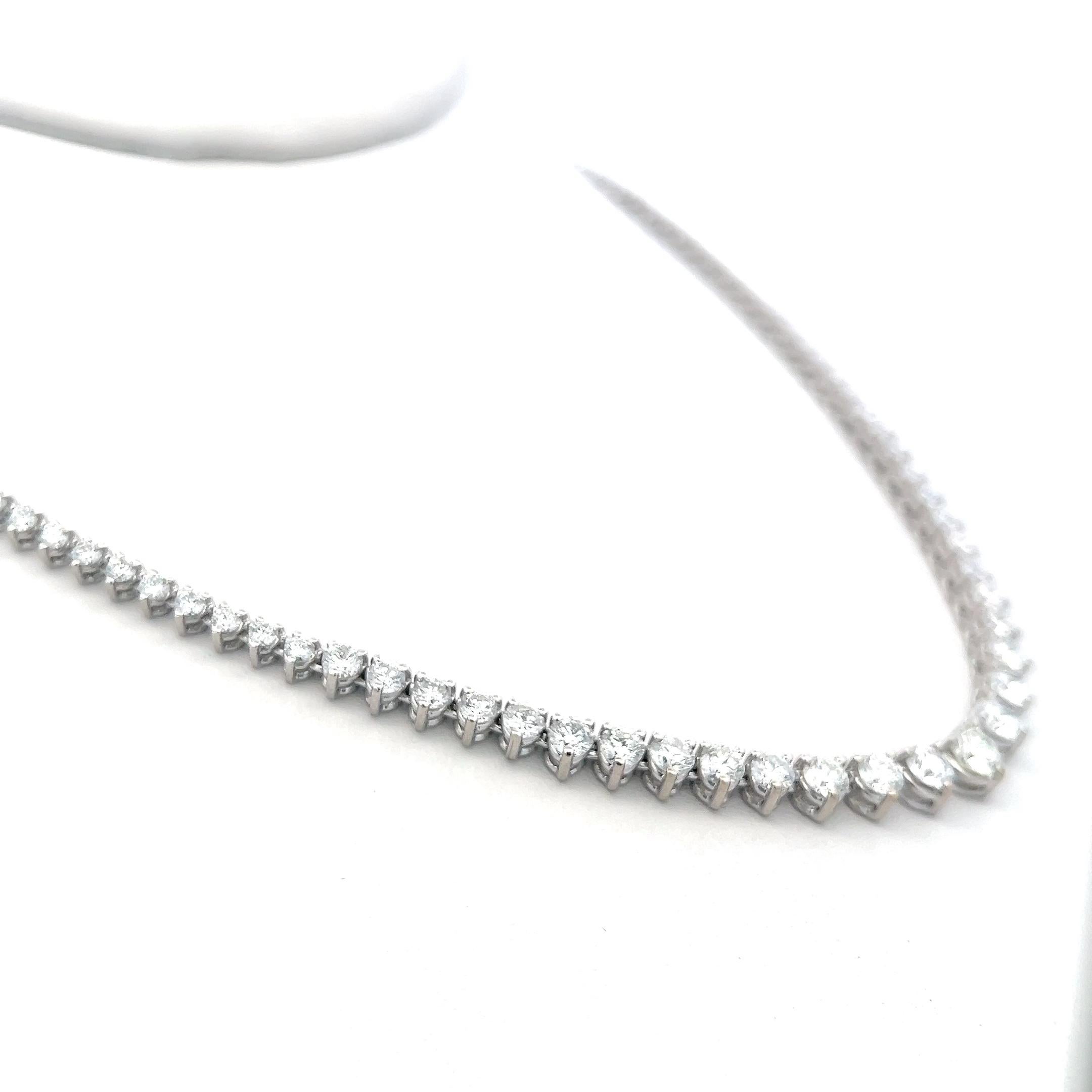 9.39 Carat Round Brilliant Diamond 14 Karat White Gold Riviera Necklace In New Condition For Sale In New York, NY
