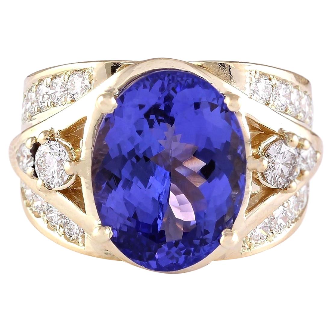 Exquisite Natural Tanzanite and Diamond Ring Set in 14K Yellow Gold For Sale