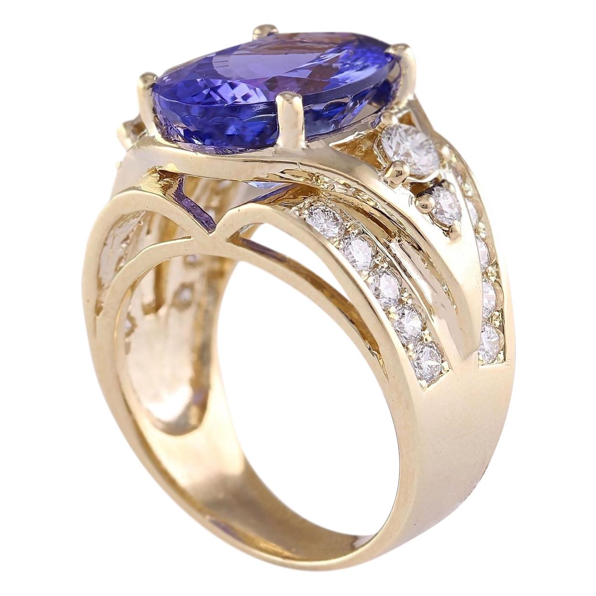 Modern Exquisite Natural Tanzanite and Diamond Ring Set in 14K Yellow Gold For Sale