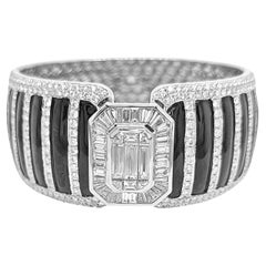 9.39 Carat White Diamond White Gold Onyx Bangle