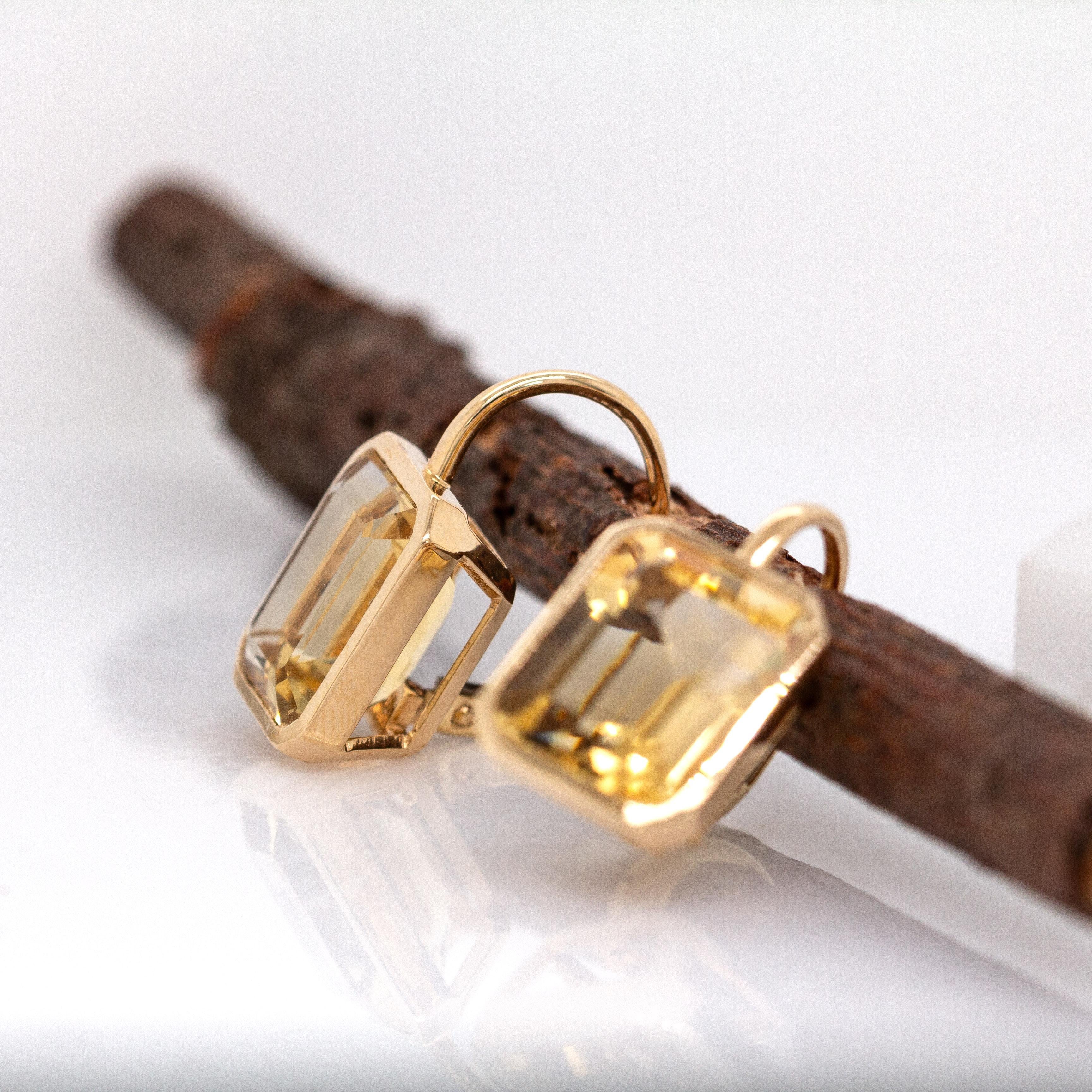 9.3cts Citrine Solitaire Earrings in 14k Solid Yellow Gold  Lever Back, 11x9mm In New Condition For Sale In Columbus, OH