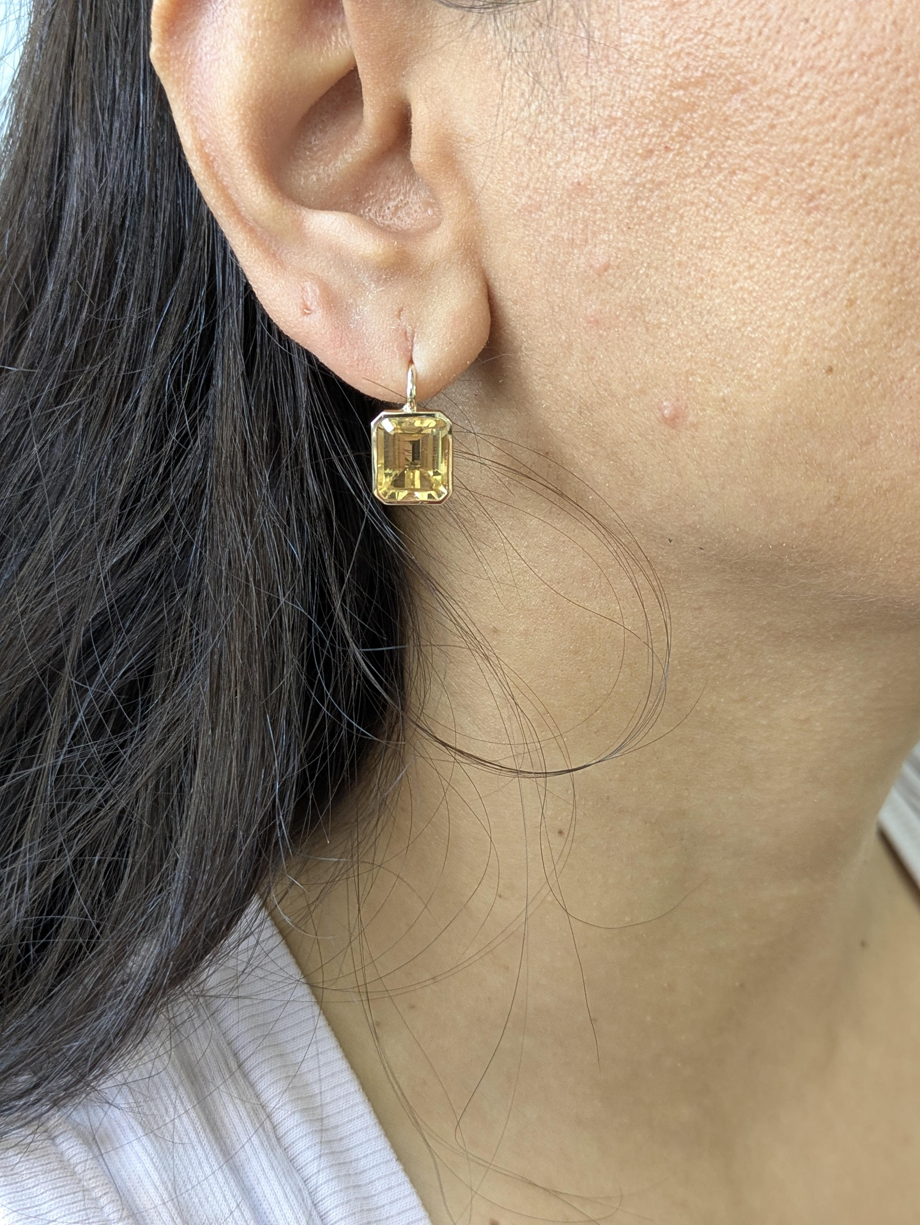 Women's 9.3cts Citrine Solitaire Earrings in 14k Solid Yellow Gold  Lever Back, 11x9mm For Sale