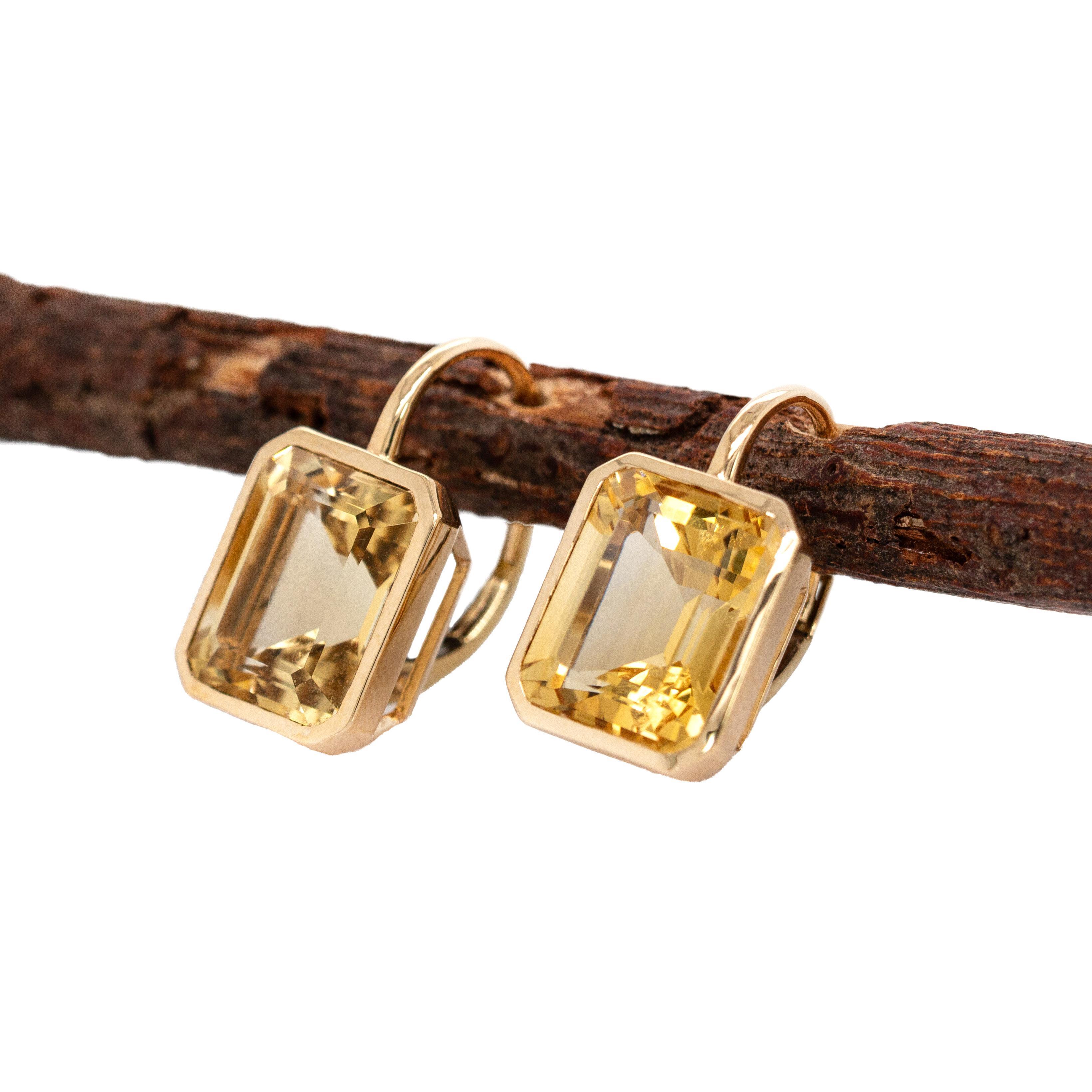 9.3cts Citrine Solitaire Earrings in 14k Solid Yellow Gold  Lever Back, 11x9mm For Sale 1