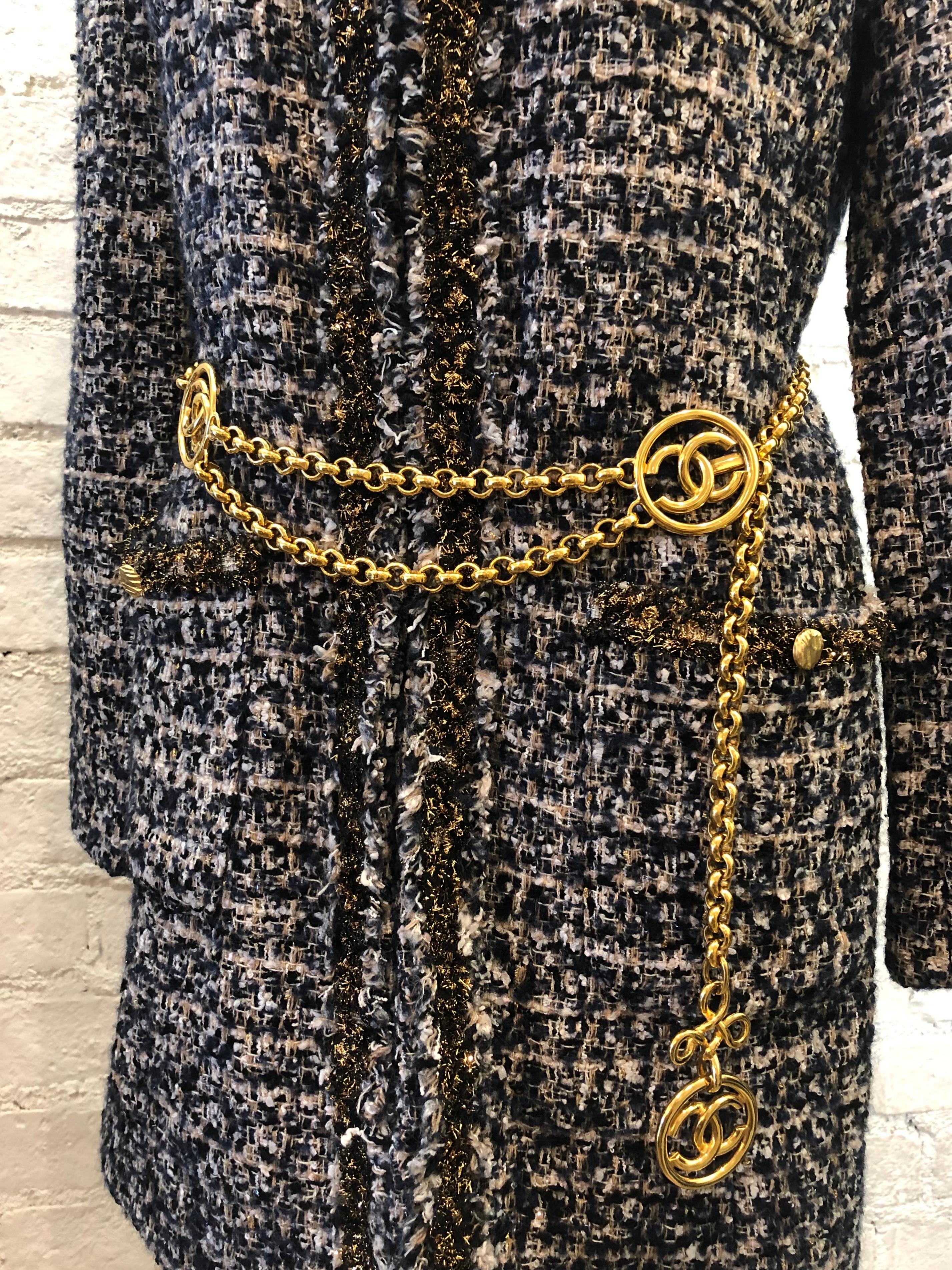 1993 Vintage CHANEL Gold Toned Clover CC Chain Belt 40 Inches Long In Excellent Condition In Bangkok, TH