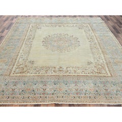 Alfombra oriental persa de Kerman de color marfil, tejida a mano con lana, de 9'3" x 11'9", con desgaste uniforme