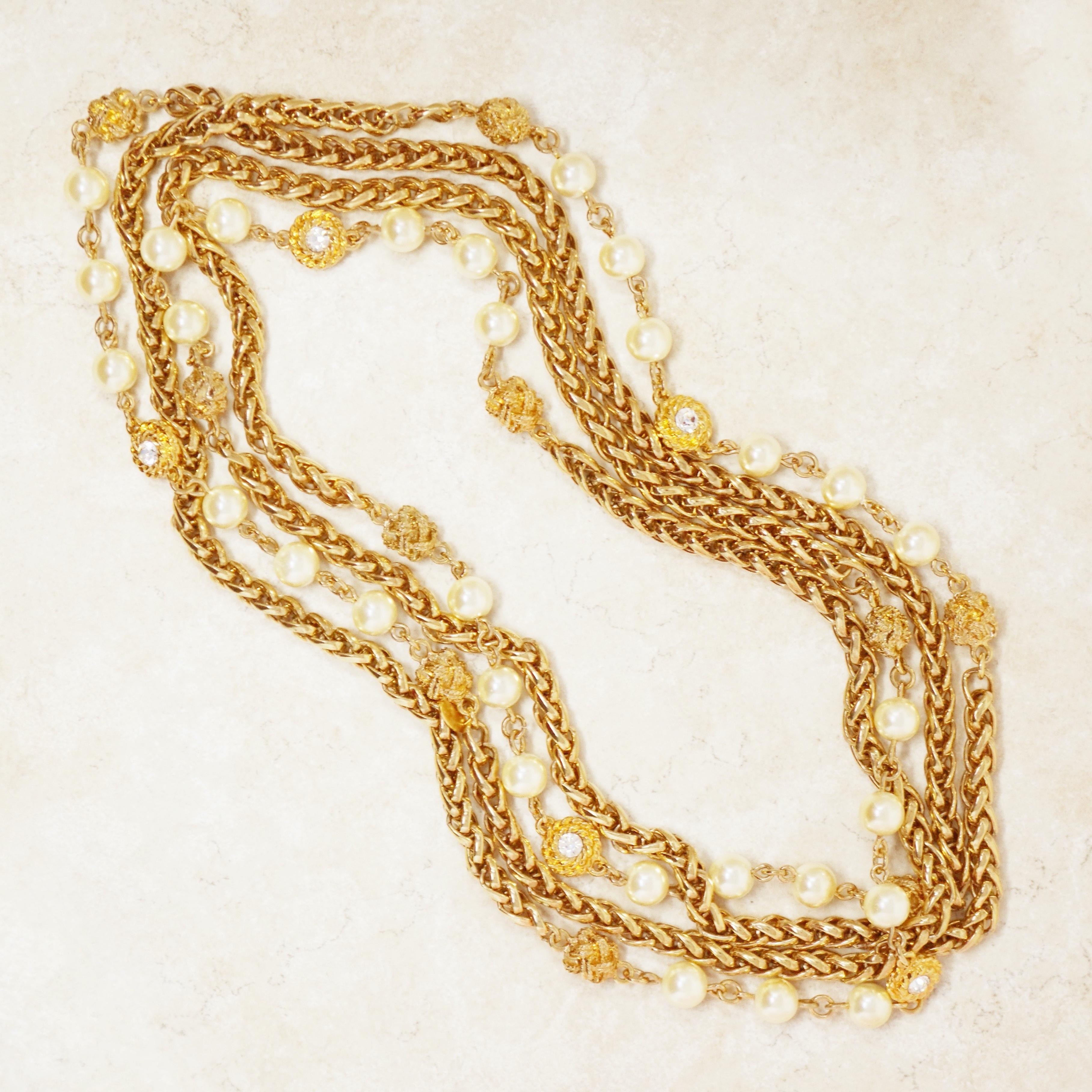Collier à chaîne tressée dorée et lourde de 94 pouces avec cristaux et perles de Chanel, années 1980 en vente 6