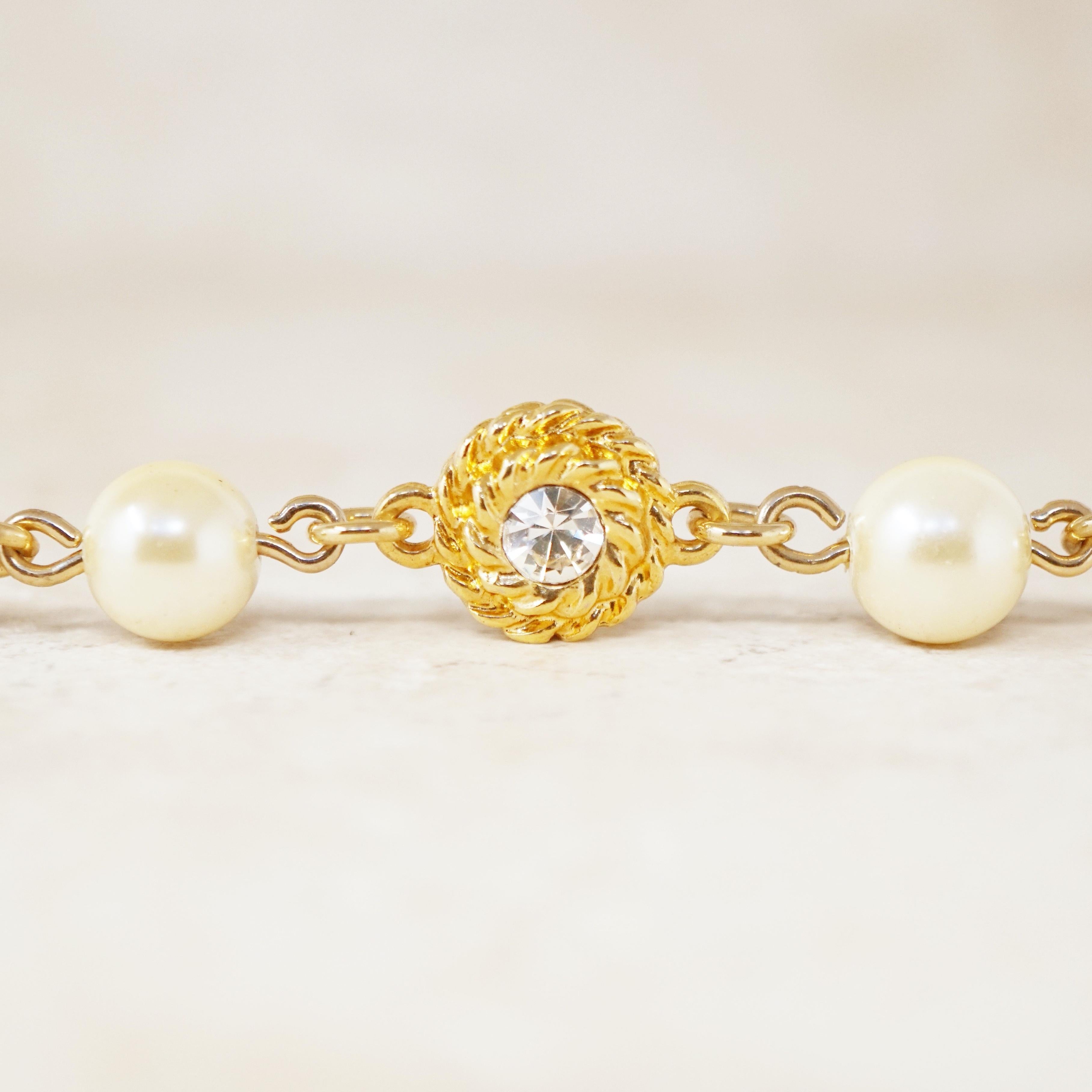 Collier à chaîne tressée dorée et lourde de 94 pouces avec cristaux et perles de Chanel, années 1980 Pour femmes en vente