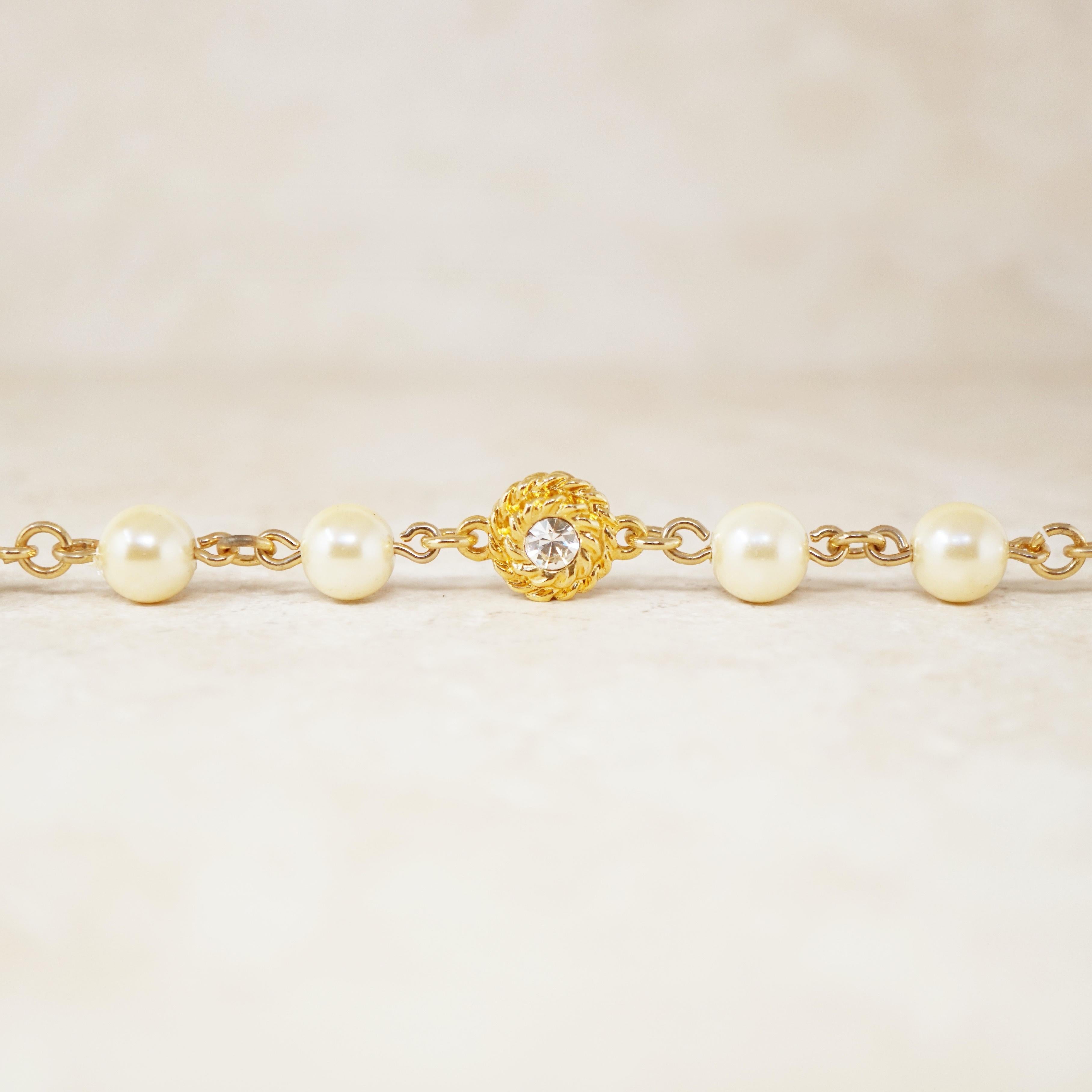 Collier à chaîne tressée dorée et lourde de 94 pouces avec cristaux et perles de Chanel, années 1980 en vente 1