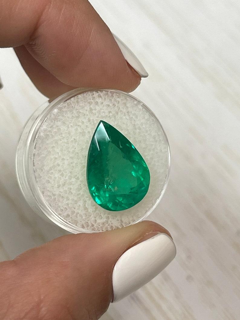 Donna 9,40 Carati 17,5x12 Smeraldo colombiano di alta qualità - Gemma di maggio con taglio a pera in vendita