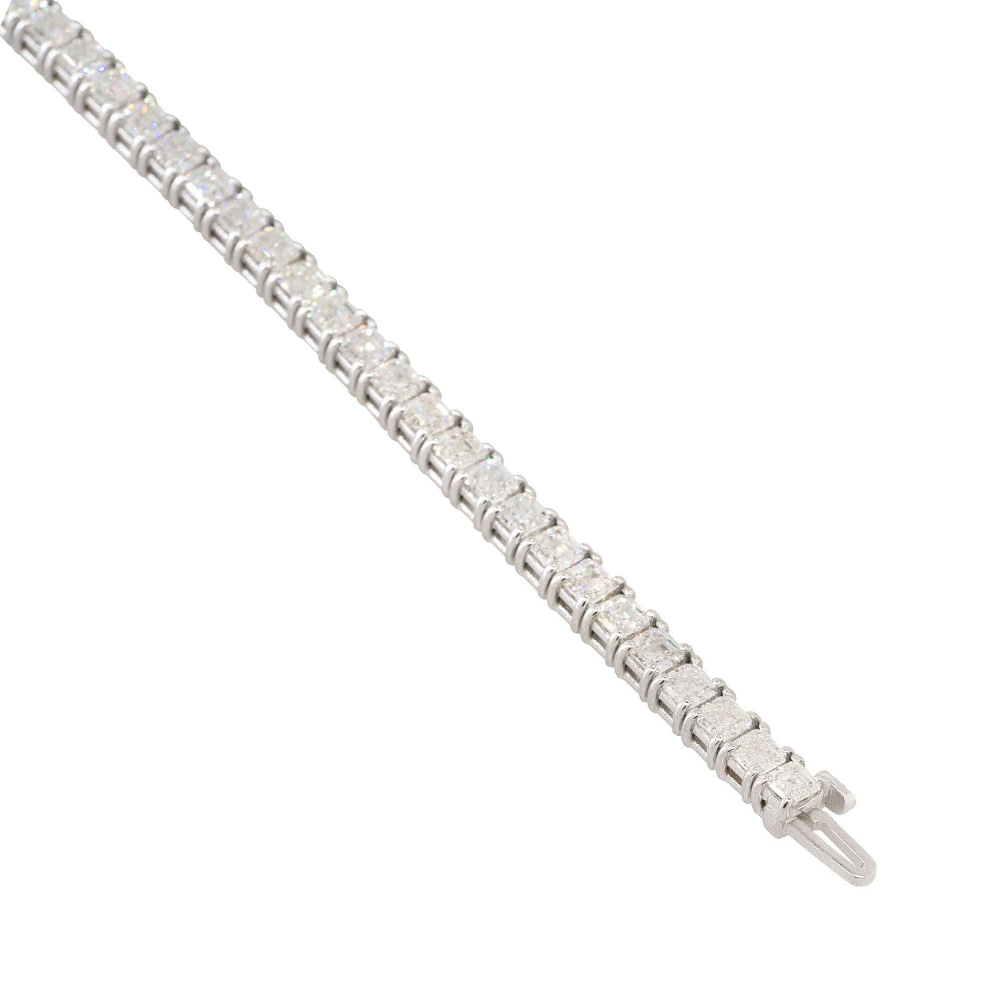 Women's 9.40 Carat Asscher Cut Diamond Tennis Bracelet 18 Karat in Stock For Sale