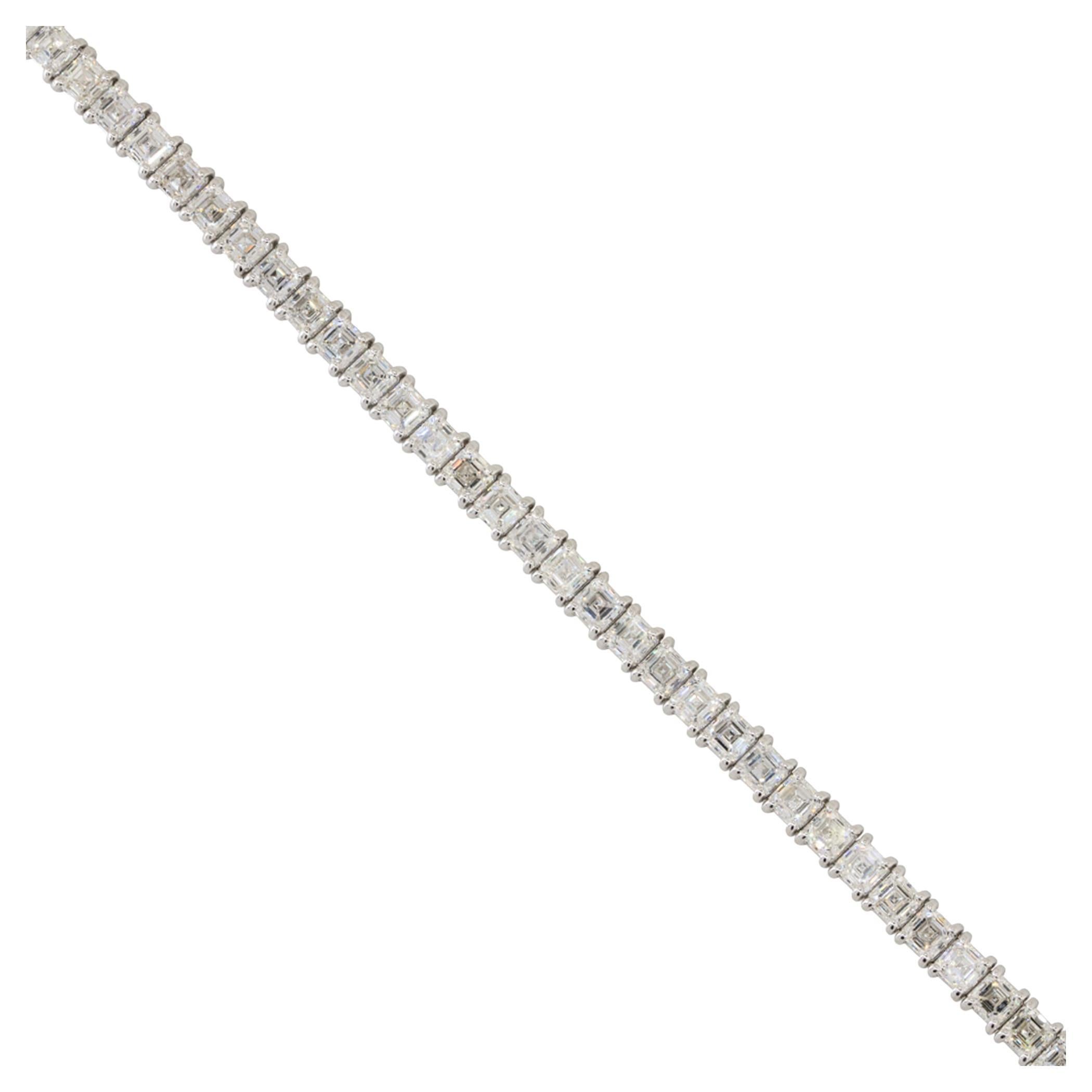 9.40 Carat Asscher Cut Diamond Tennis Bracelet 18 Karat in Stock For Sale