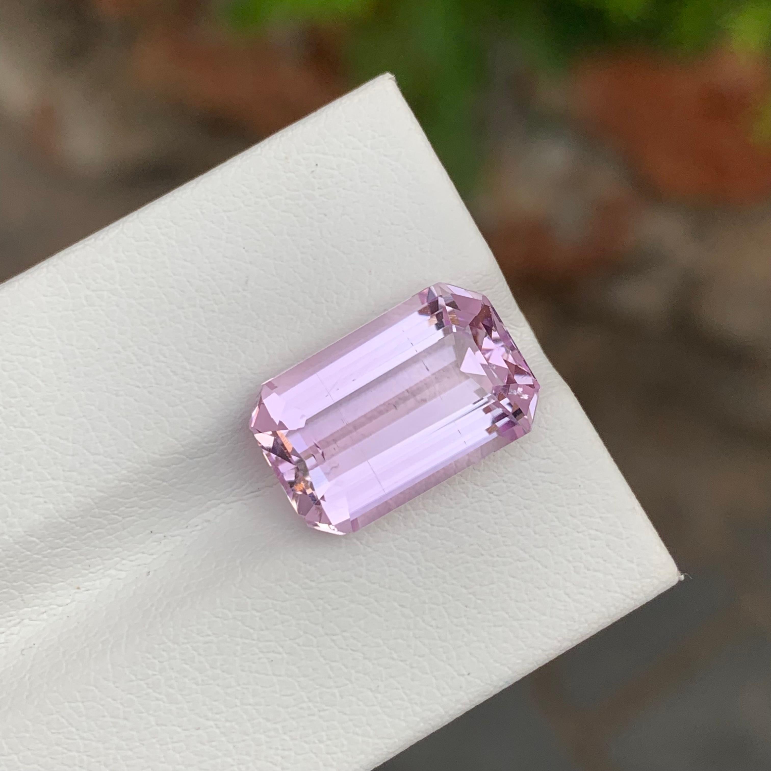 Emerald Cut 9.40 Carat Natural Loose Pink Kunzite Emerald Shape Gem For Jewellery Making For Sale