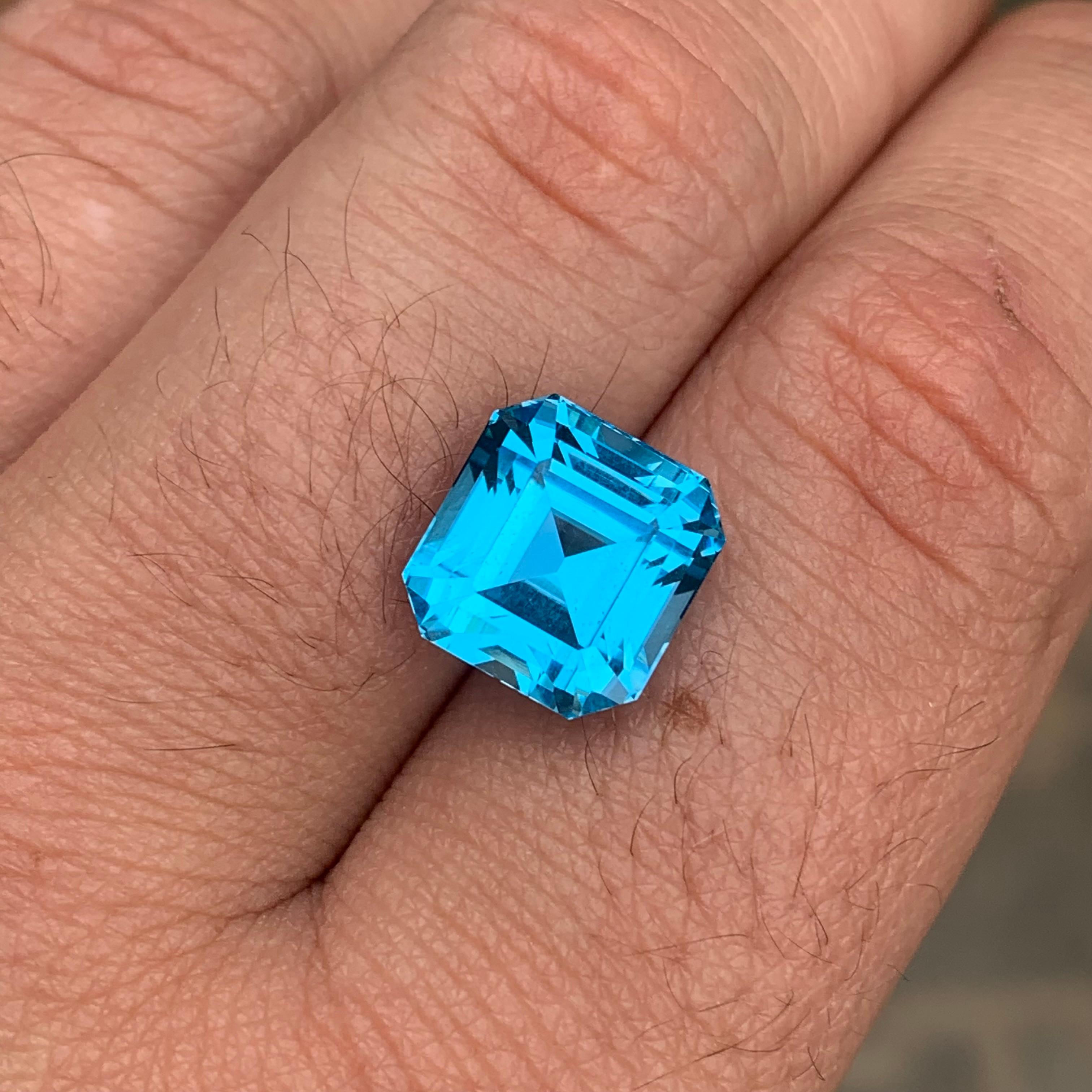9.40 Carat Natural Loose Swiss Blue Topaz Octagon Shape Gemstone For Sale 2