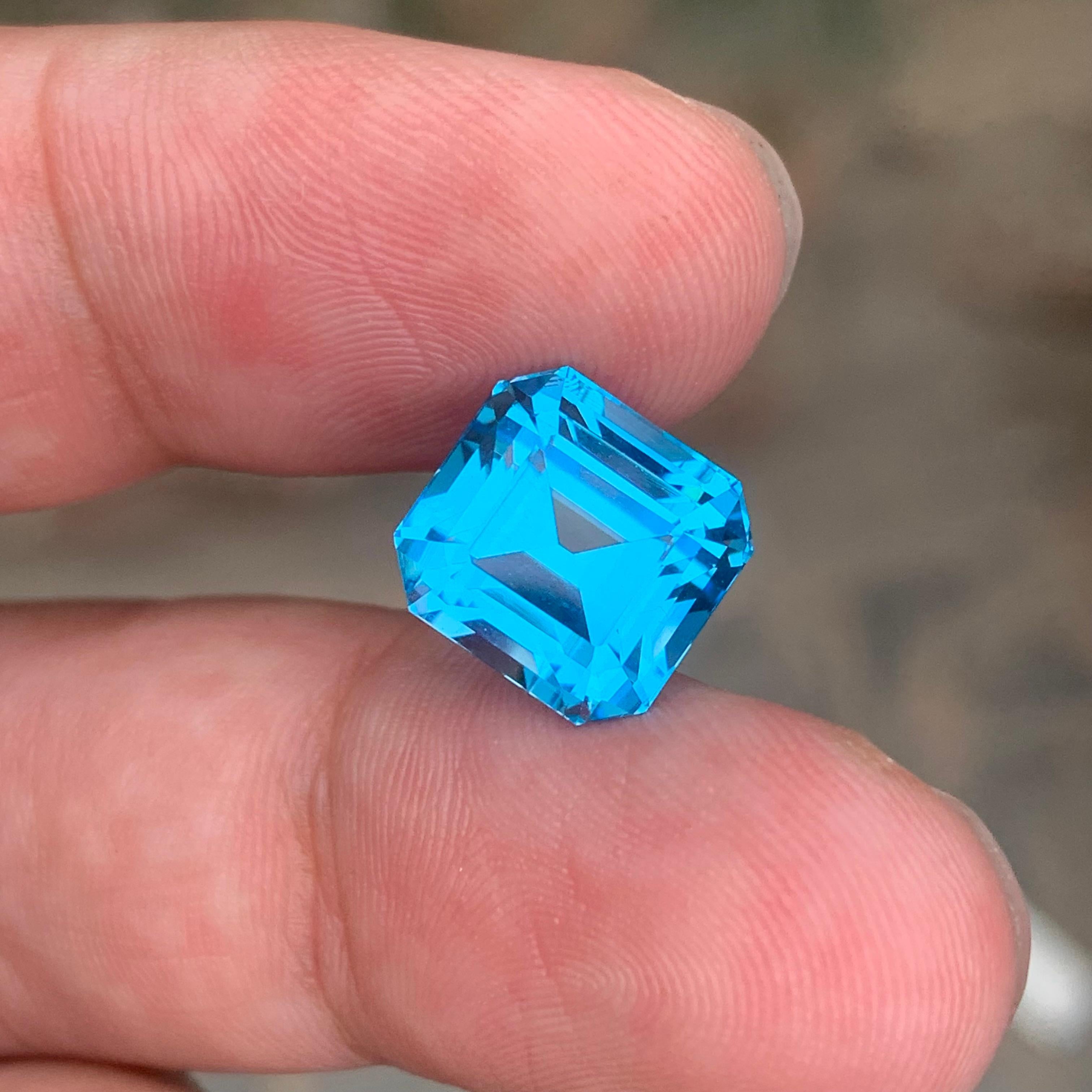 9.40 Carat Natural Loose Swiss Blue Topaz Octagon Shape Gemstone For Sale 3