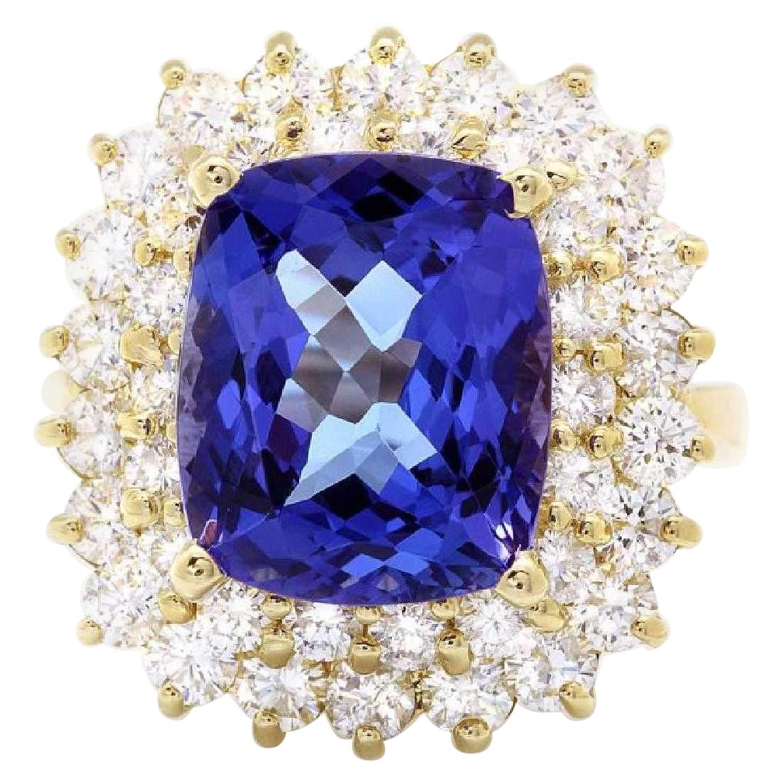 9.40 Carat Natural Splendid Tanzanite and Diamond 14K Solid Yellow Gold Ring For Sale