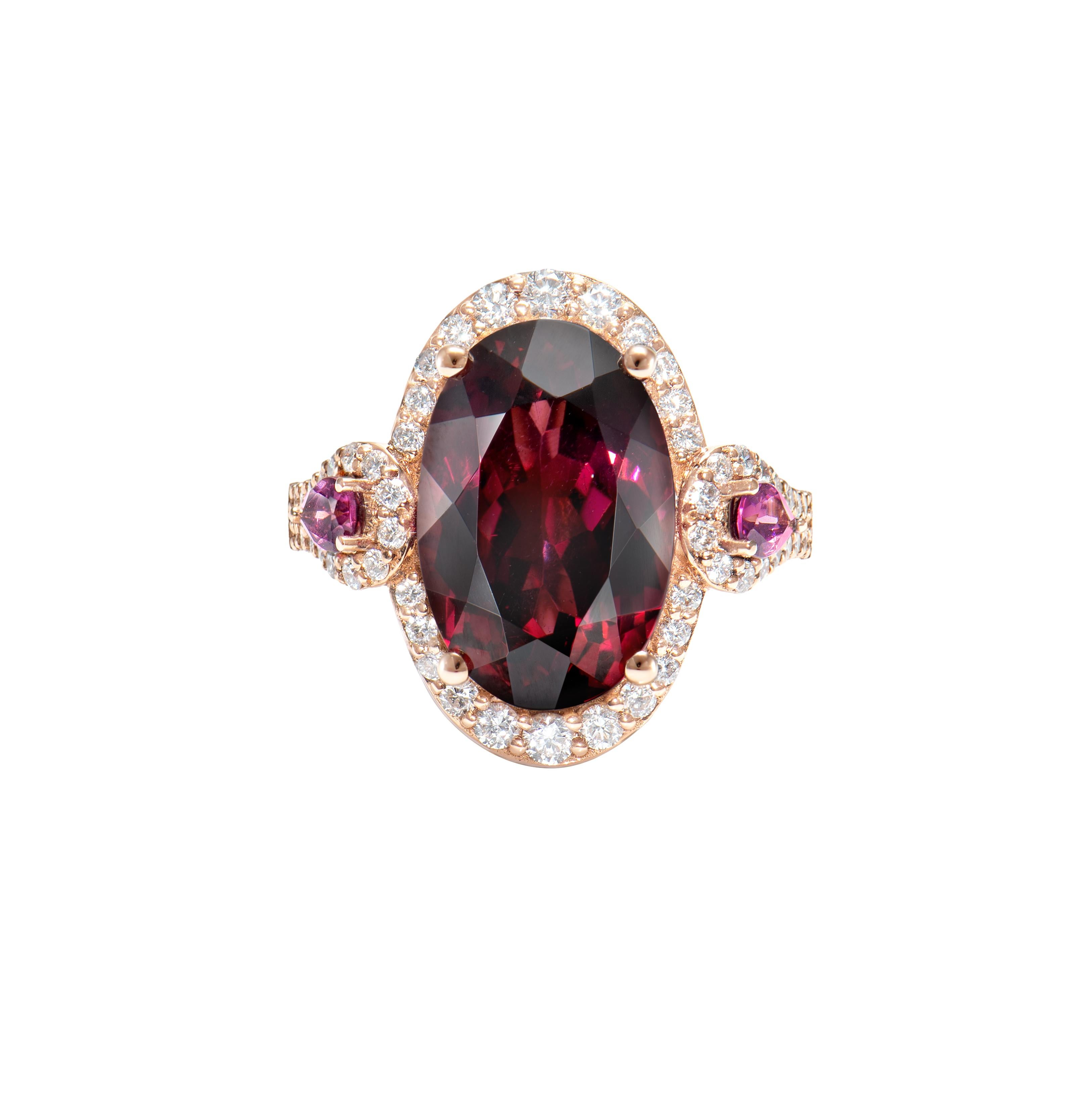 Contemporary 9.40 Carat Rhodolite Cocktail Ring in 18 Karat Rose Gold with White Diamond For Sale