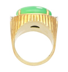 9.40 Carat Type A Fei Cui Jadeite Jade and Diamond Ring in Textured 18K Gold