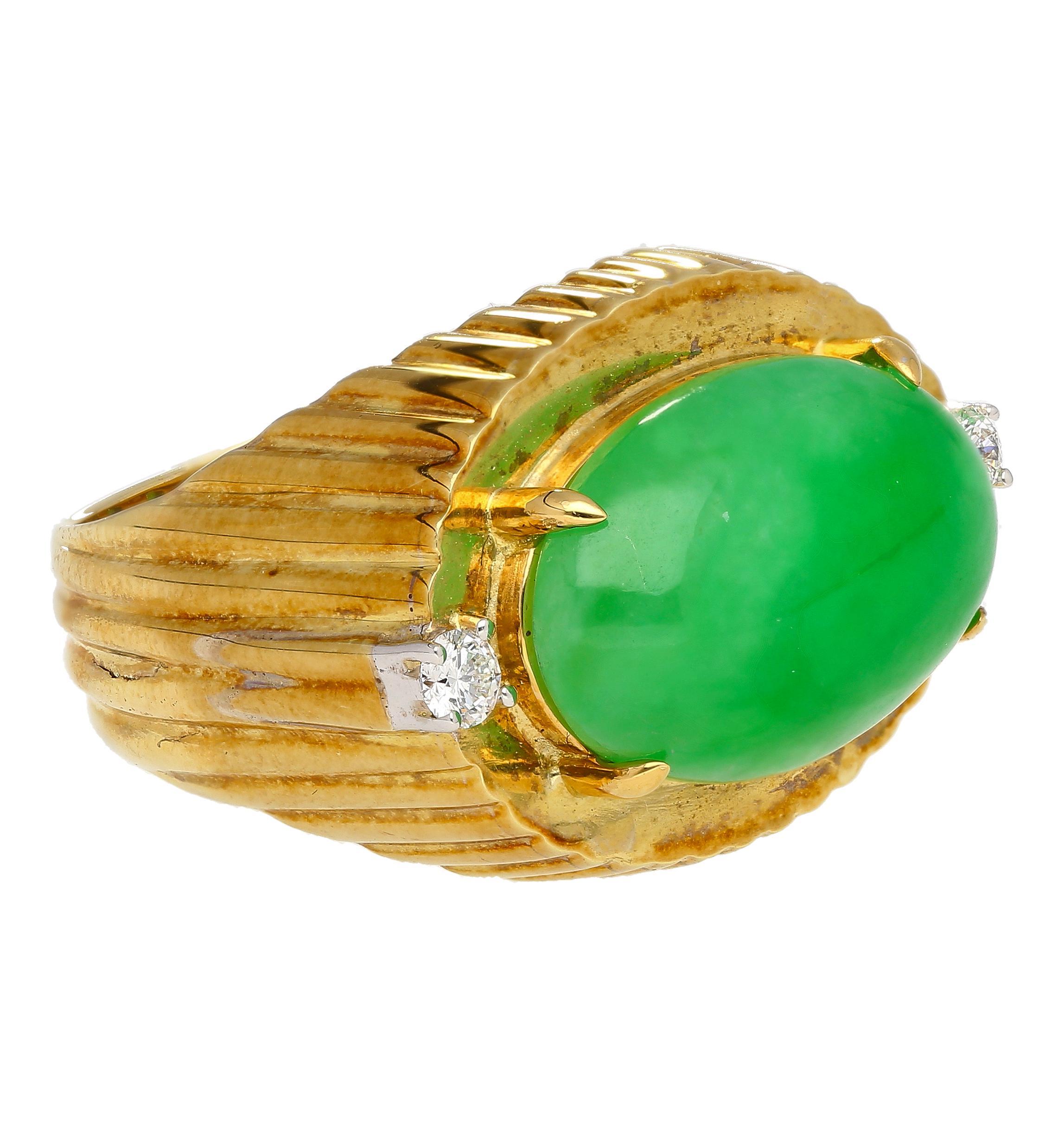 Women's or Men's 9.40 Carat Type A Fei Cui Jadeite Jade and Diamond Ring in Textured 18K Gold For Sale