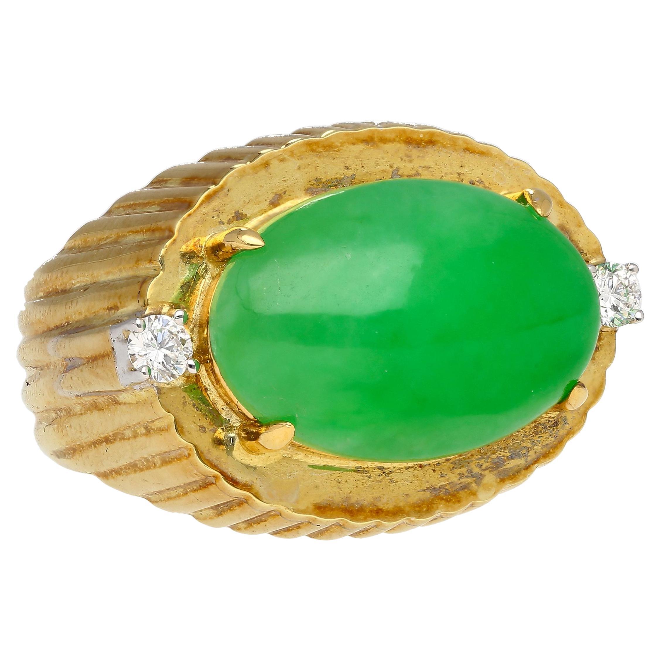 9.40 Carat Type A Fei Cui Jadeite Jade and Diamond Ring in Textured 18K Gold For Sale