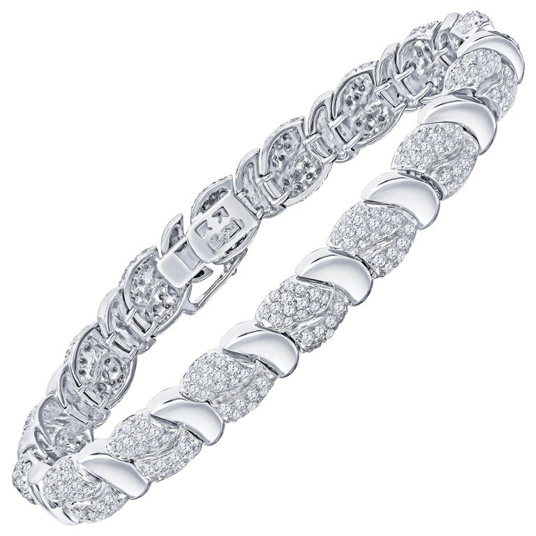 9.40 Carat Fine Diamond Bracelet in 18 Karat White Gold For Sale at 1stDibs