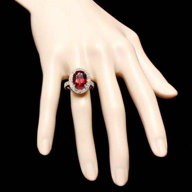 9.40 Carats Natural Red Garnet and Diamond 14 Karat Solid Yellow Gold Ring In New Condition For Sale In Los Angeles, CA