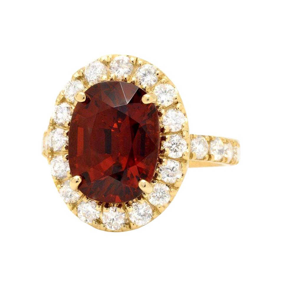 9.40 Carats Natural Red Garnet and Diamond 14 Karat Solid Yellow Gold Ring For Sale