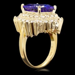 9.40 Carat Natural Splendid Tanzanite and Diamond 14K Solid Yellow Gold Ring