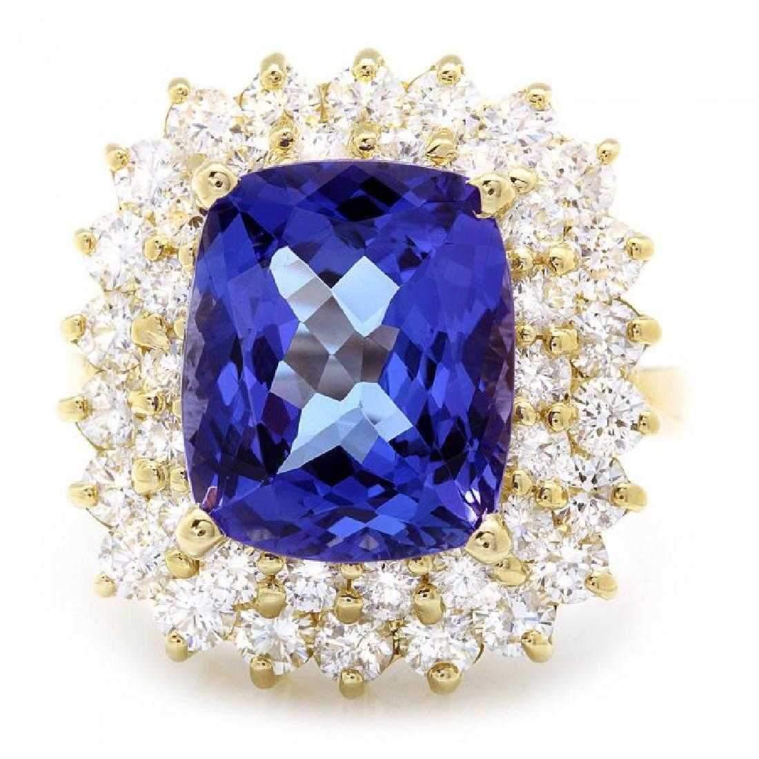 9.40 Carat Natural Splendid Tanzanite and Diamond 14K Solid Yellow Gold Ring In New Condition For Sale In Los Angeles, CA