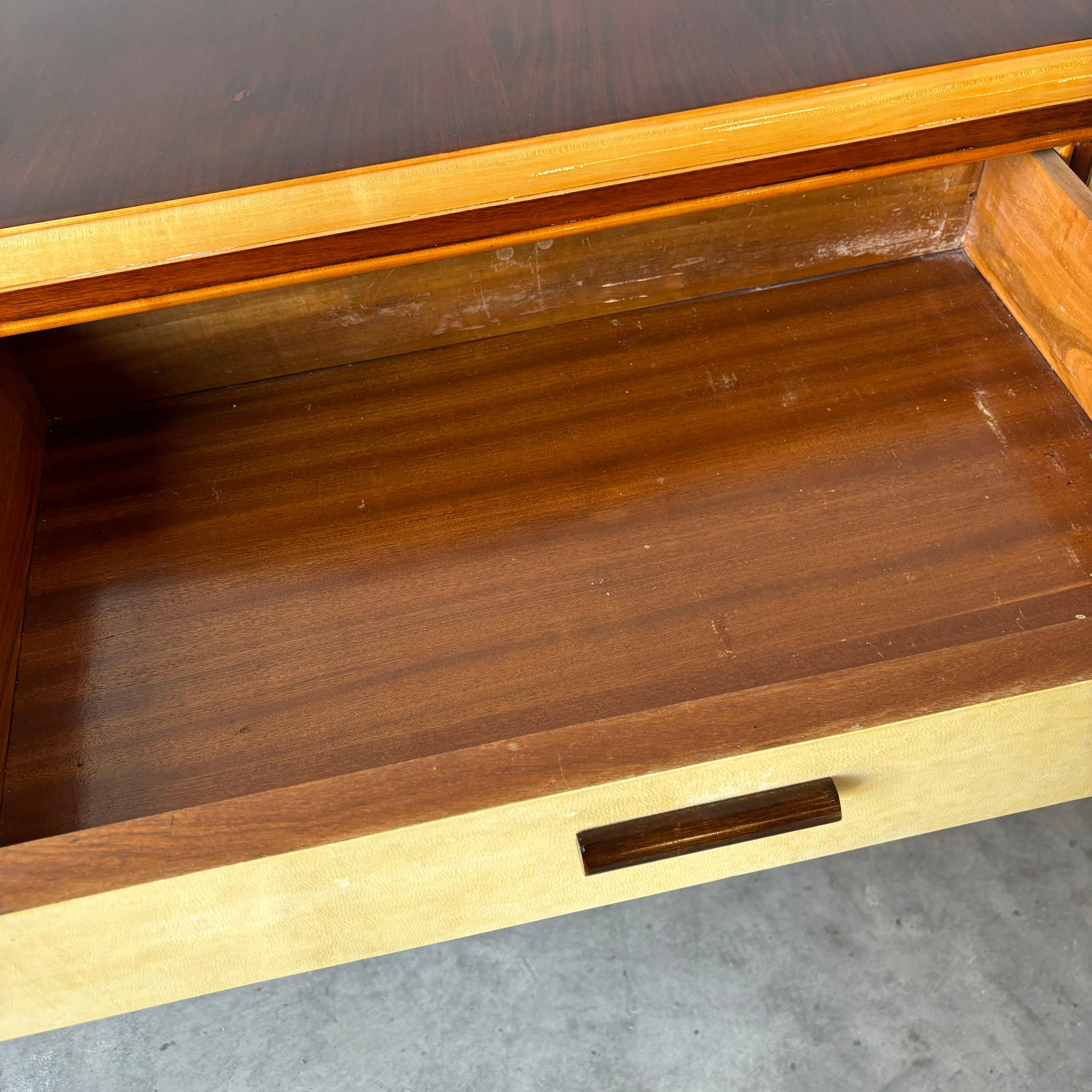 Buffet italien Art Déco des années 1940 en parchemin et acajou 7