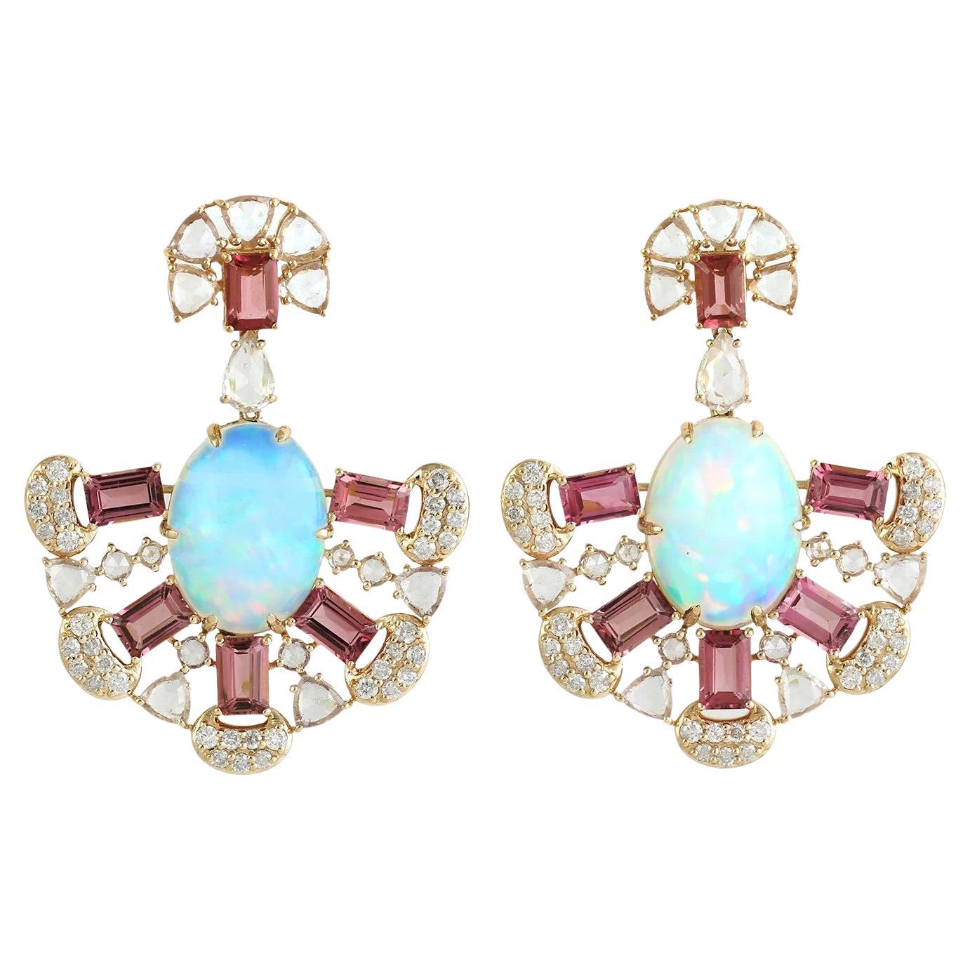 Meghna Jewels, boucles d'oreilles en or 14 carats, opale éthiopienne, tourmaline et diamant 9,41 carats